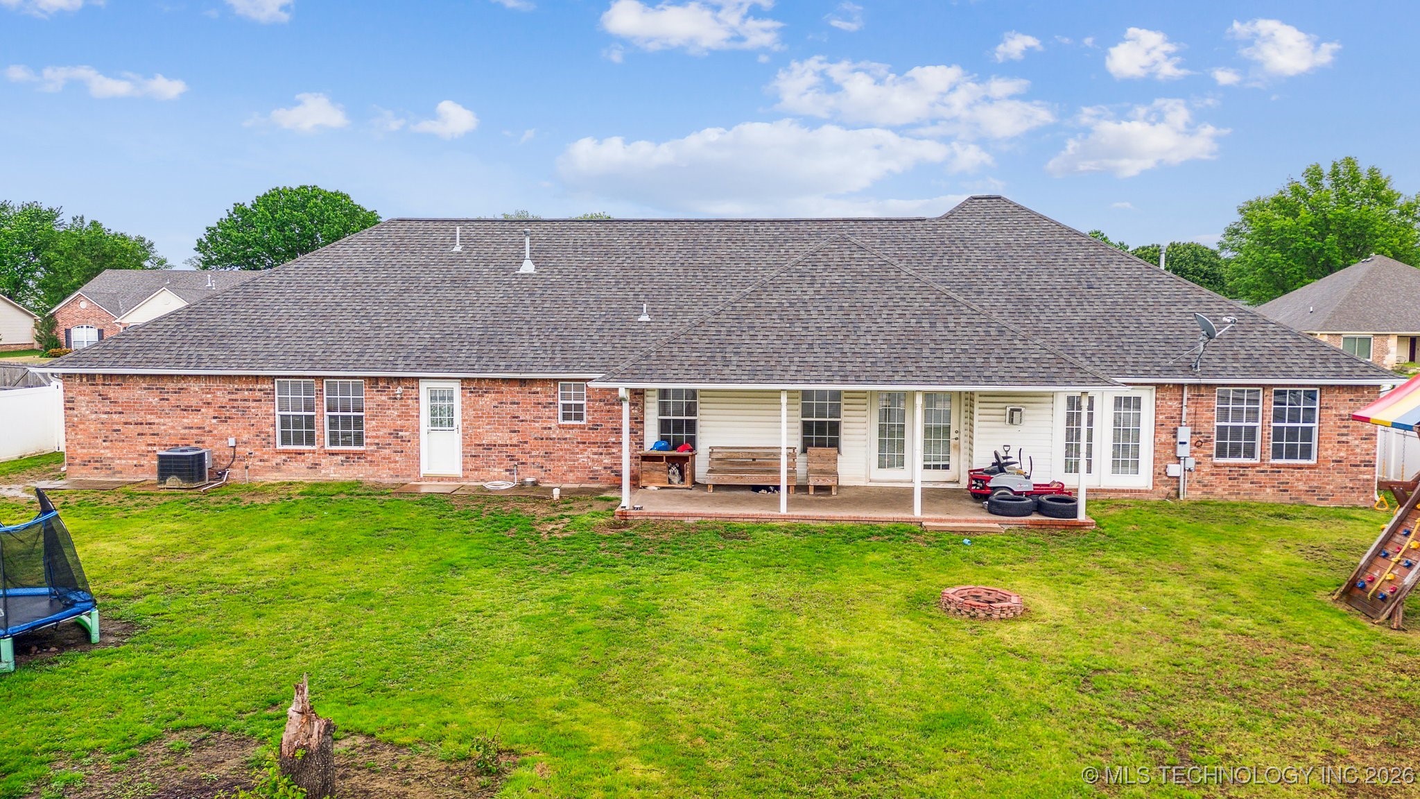 2770 Summerfield Place Property Photo 28