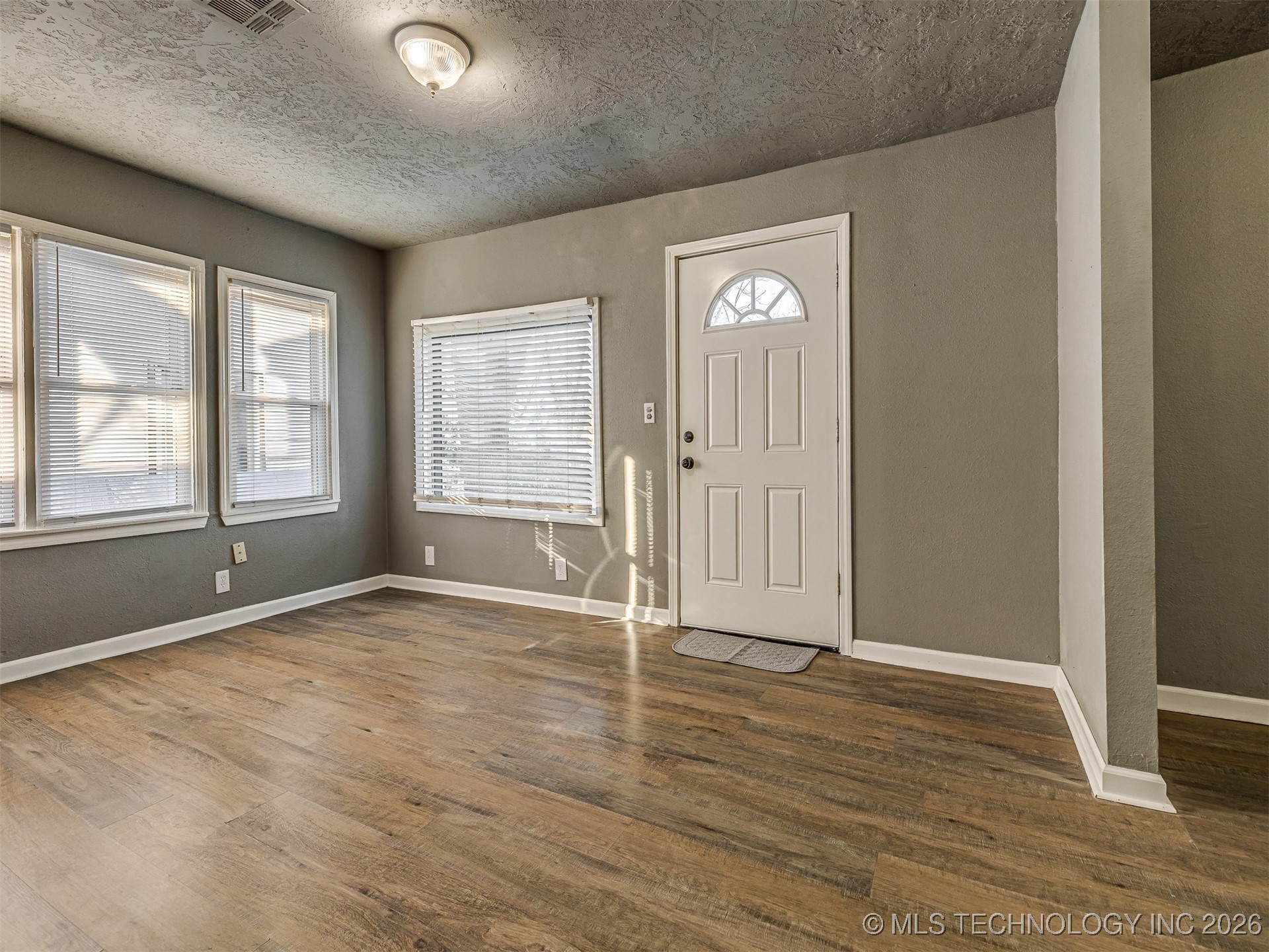 4627 S 29th West Avenue Property Photo 3