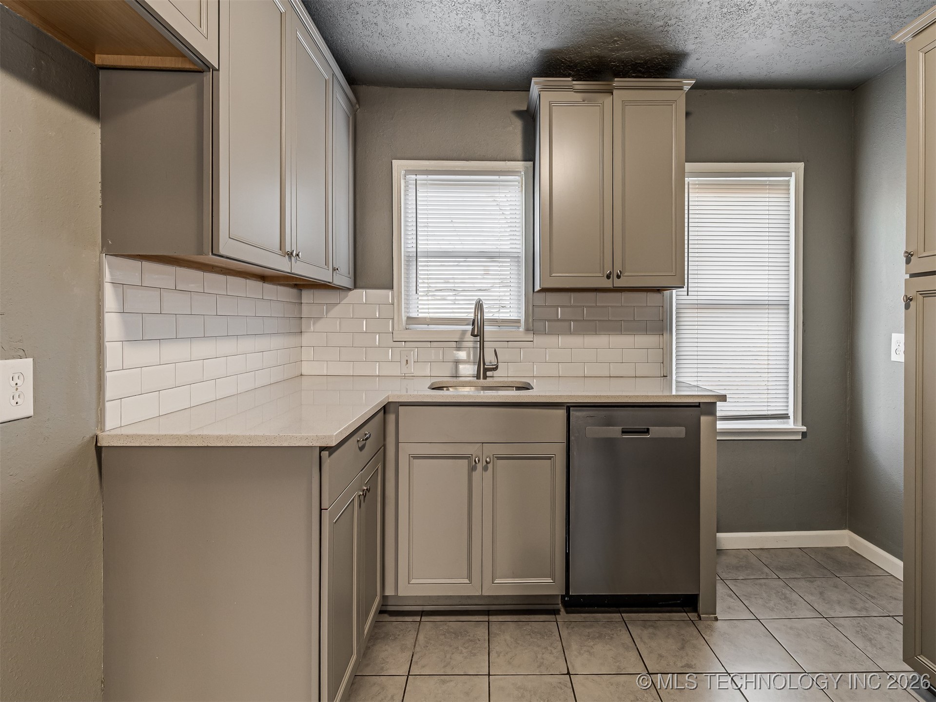 4627 S 29th West Avenue Property Photo 8