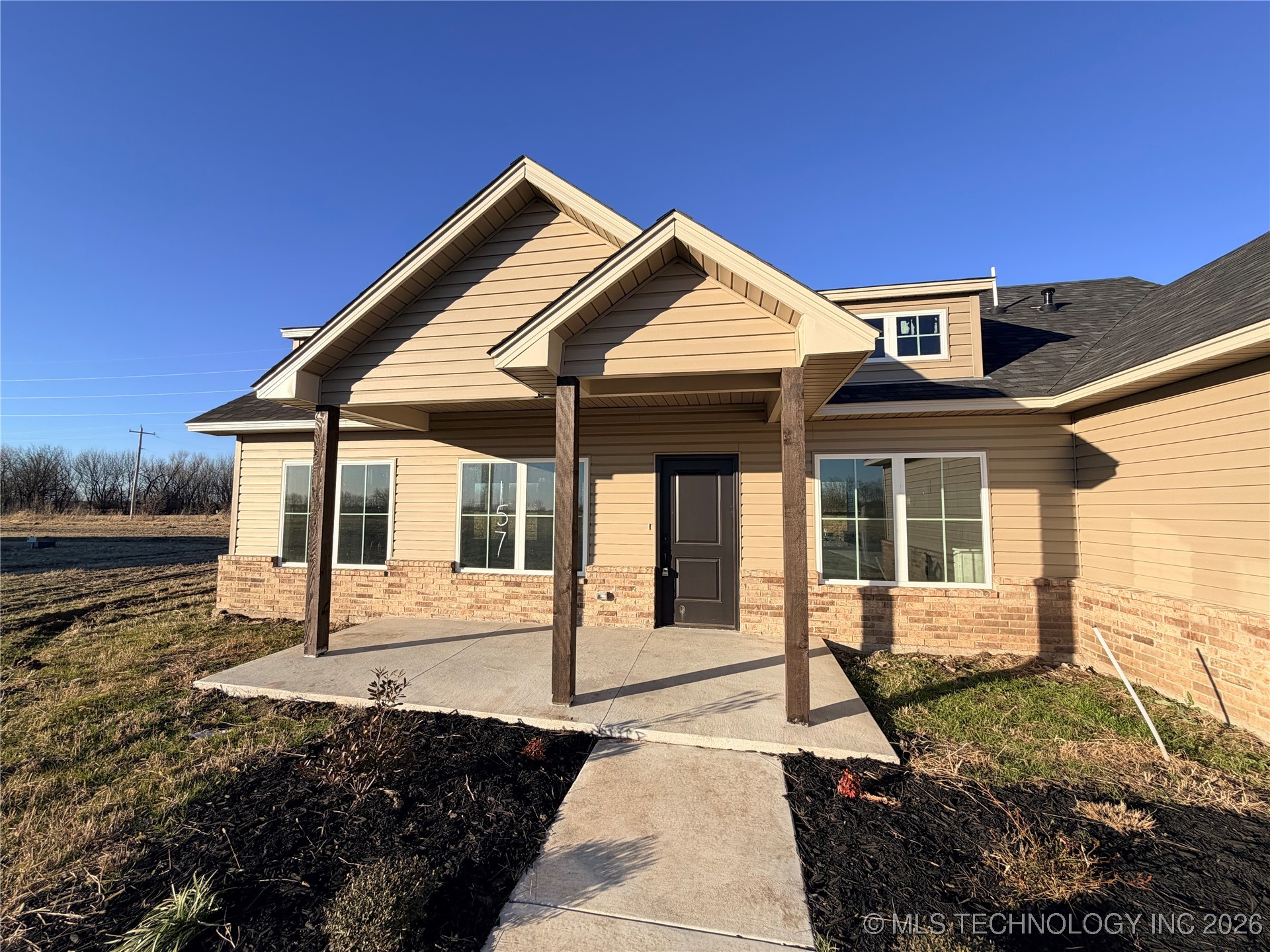 157 W 481 Road Property Photo 2