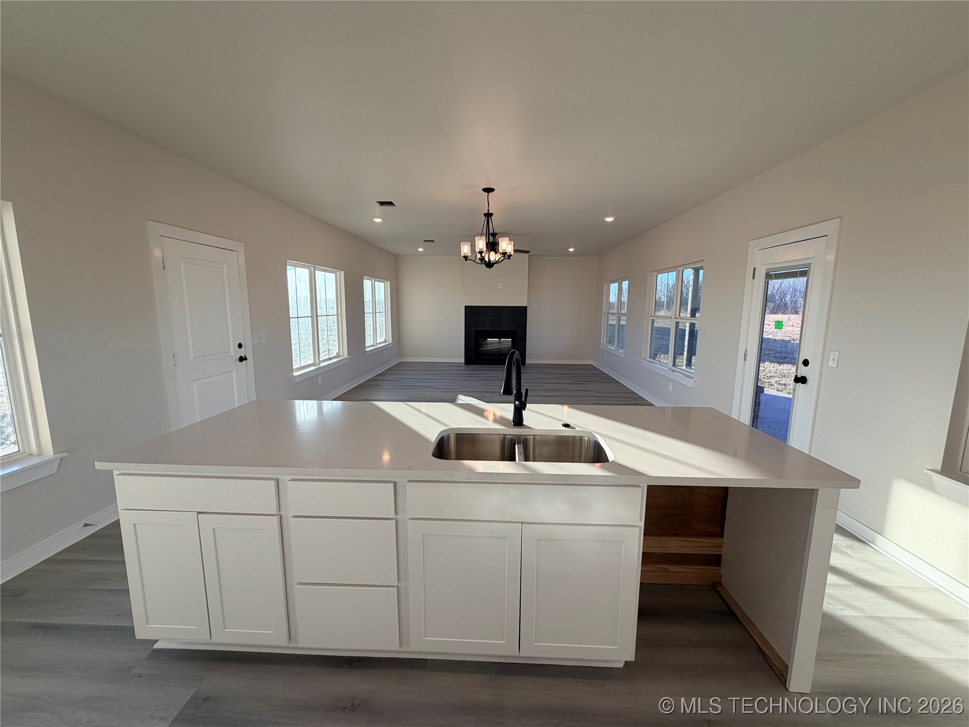 157 W 481 Road Property Photo 5