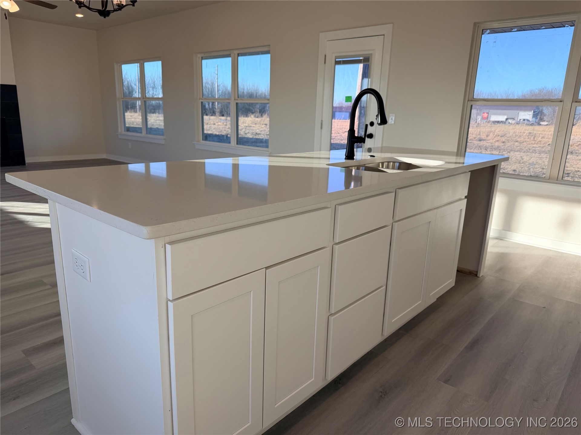 157 W 481 Road Property Photo 8