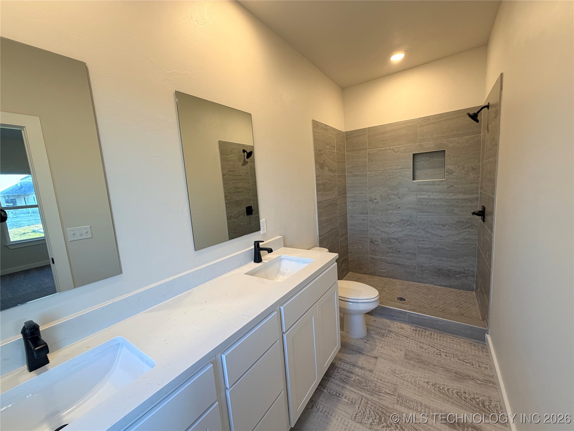 157 W 481 Road Property Photo 12