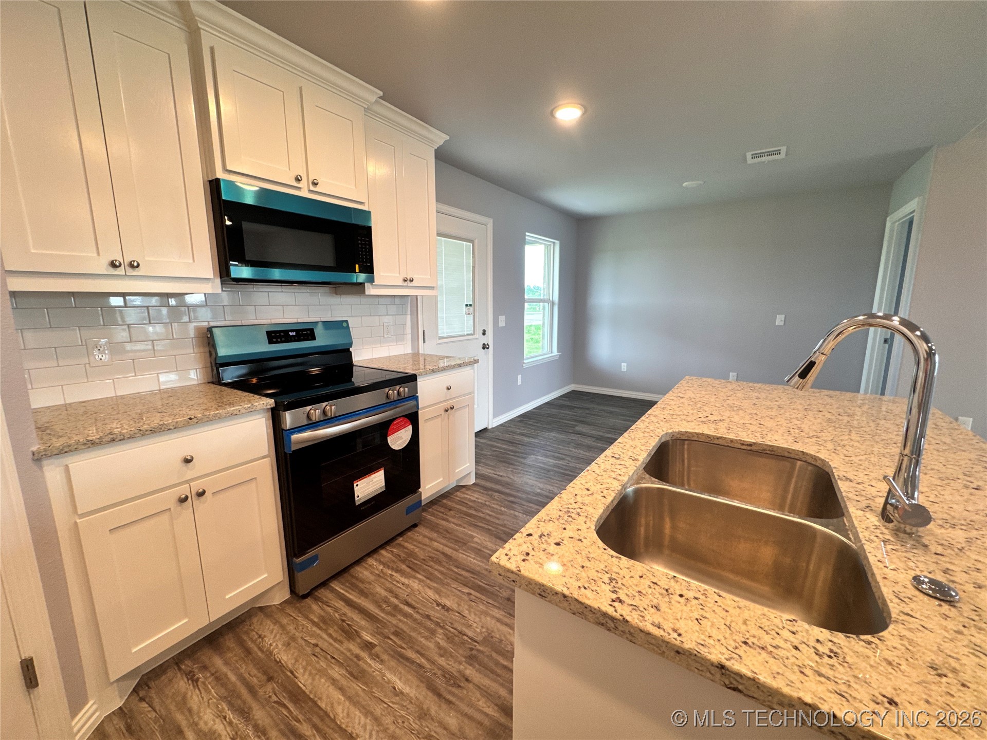 514 Sweet Pea Lane Property Photo 6