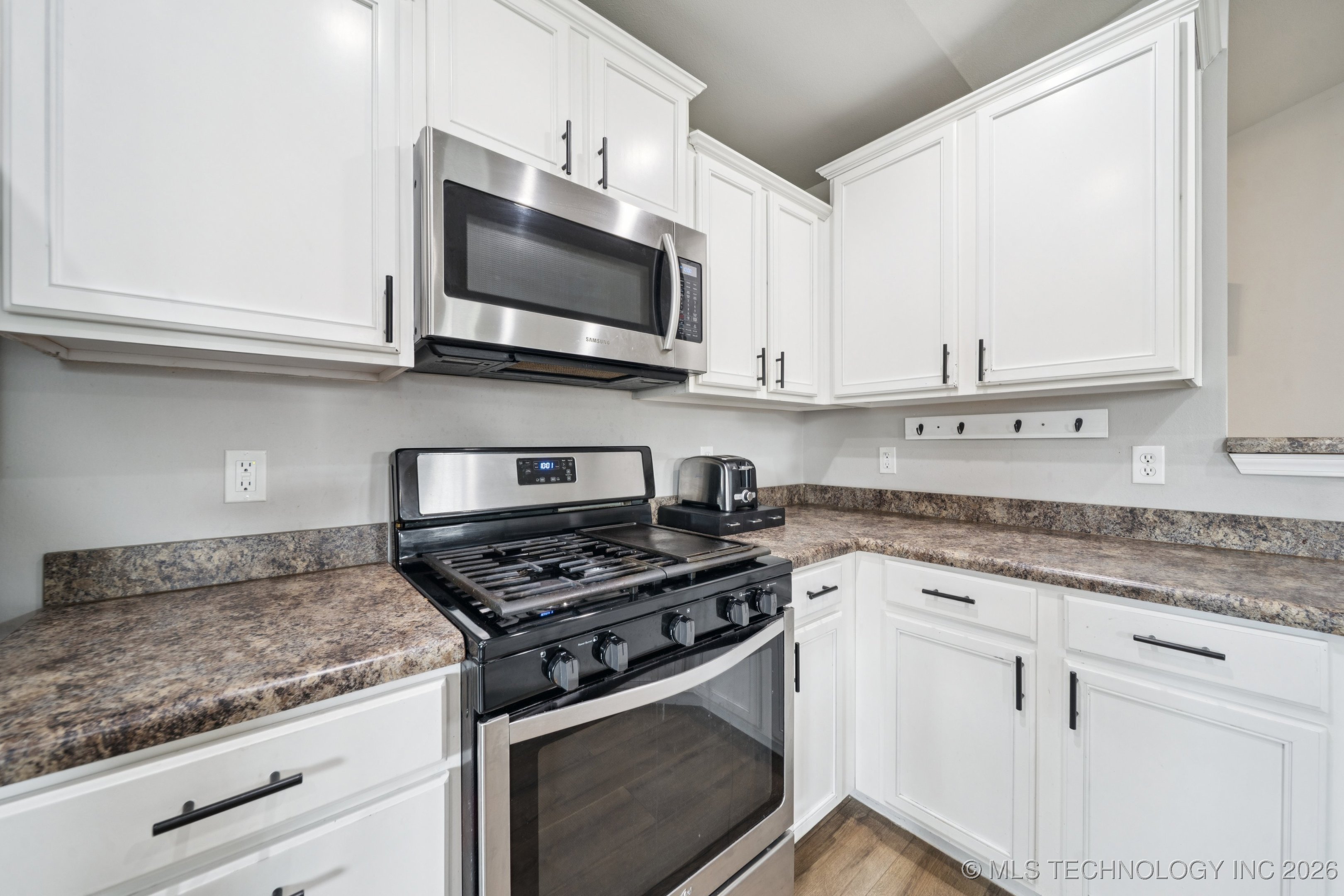 9239 S 256th East Avenue Property Photo 14