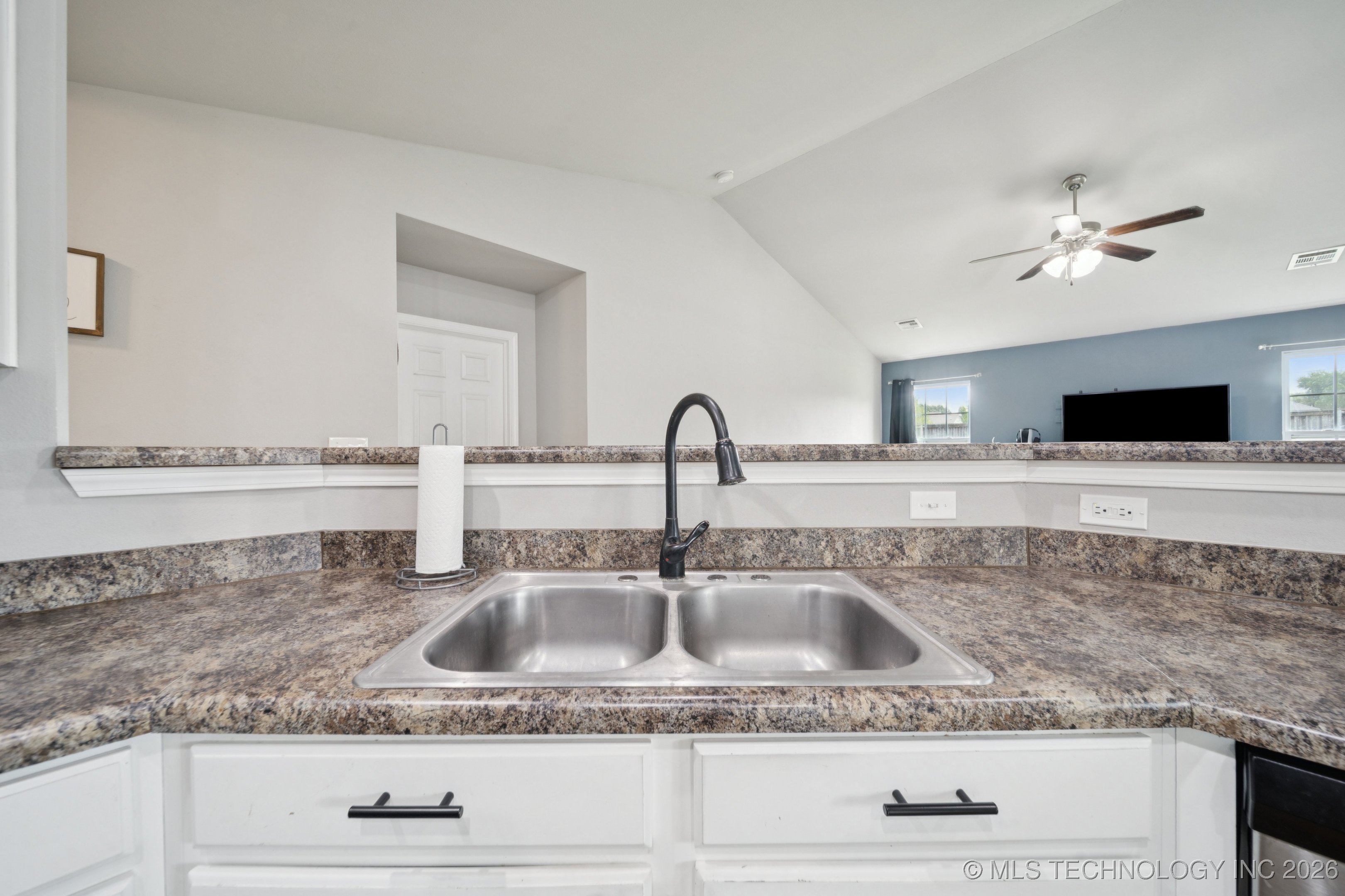 9239 S 256th East Avenue Property Photo 15