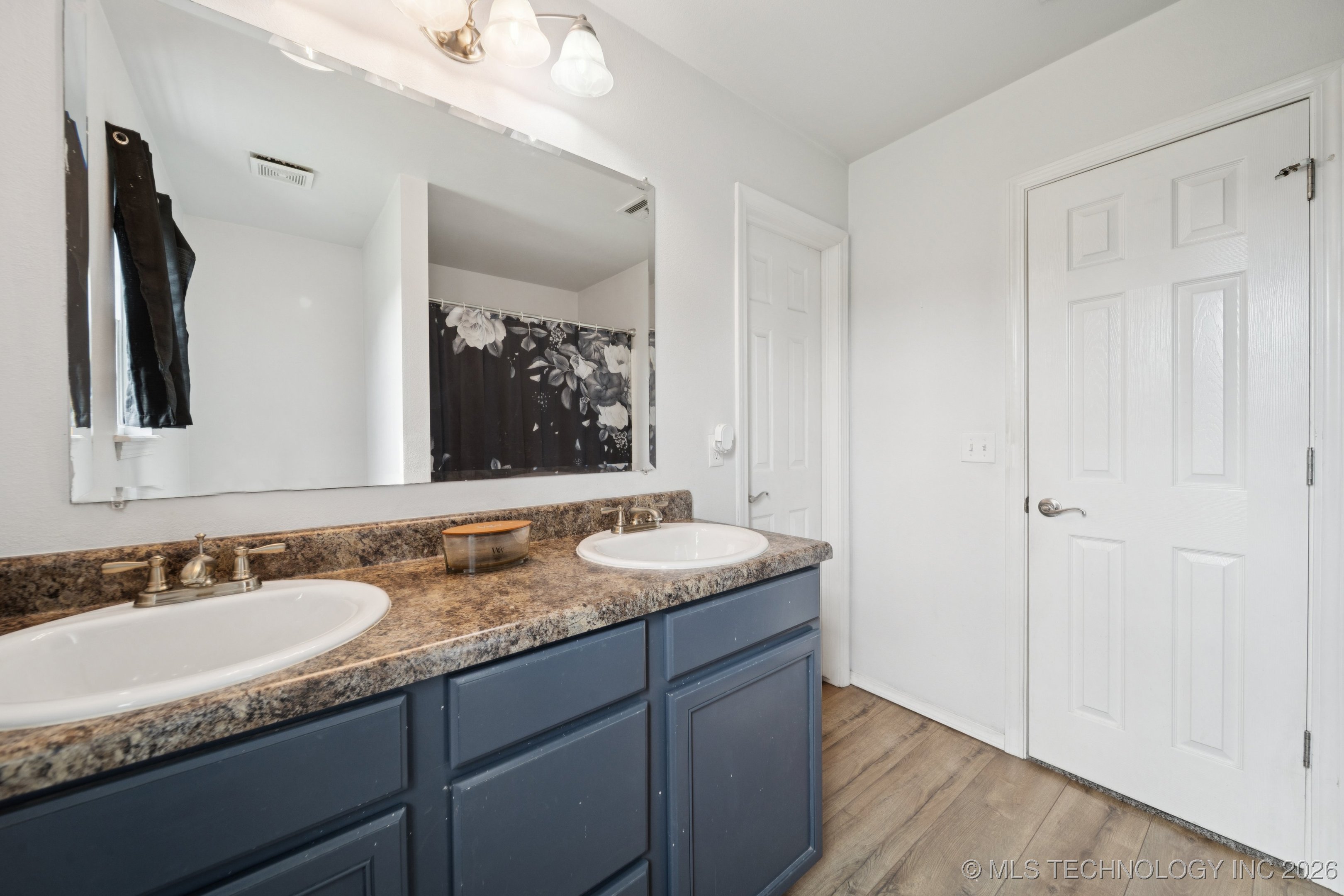 9239 S 256th East Avenue Property Photo 20