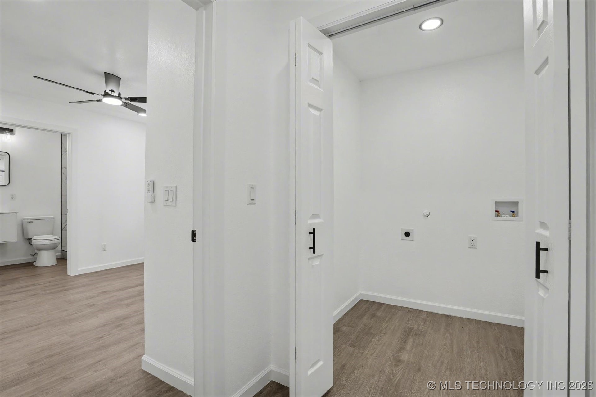 2452 N Pittsburg Avenue Property Photo 11