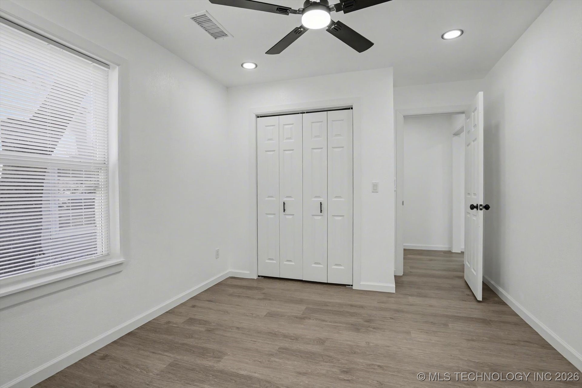 2452 N Pittsburg Avenue Property Photo 13