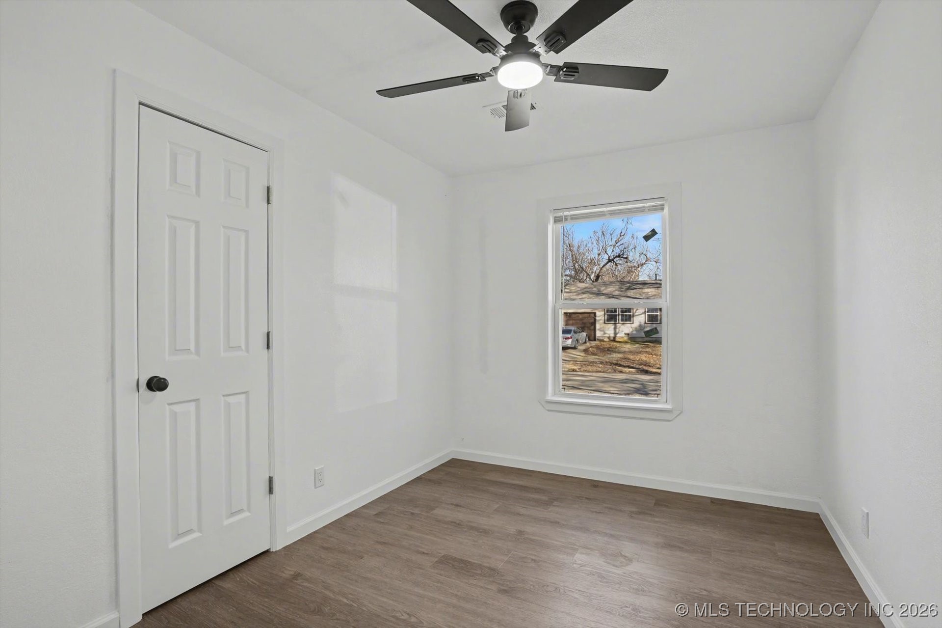 2452 N Pittsburg Avenue Property Photo 16