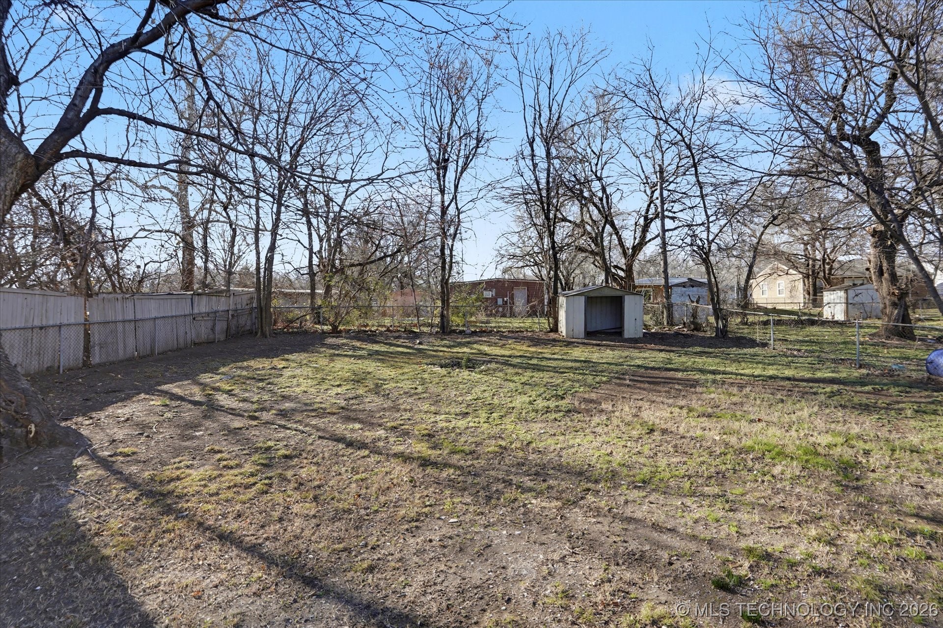 2452 N Pittsburg Avenue Property Photo 24