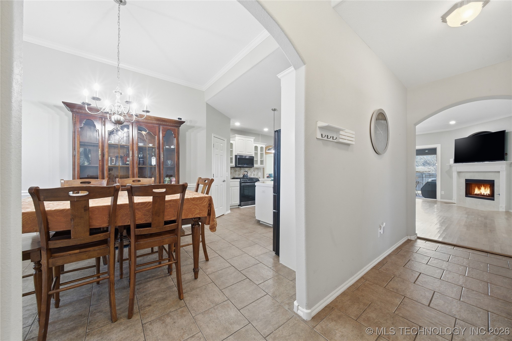 14220 S Vandalia Avenue Property Photo 8