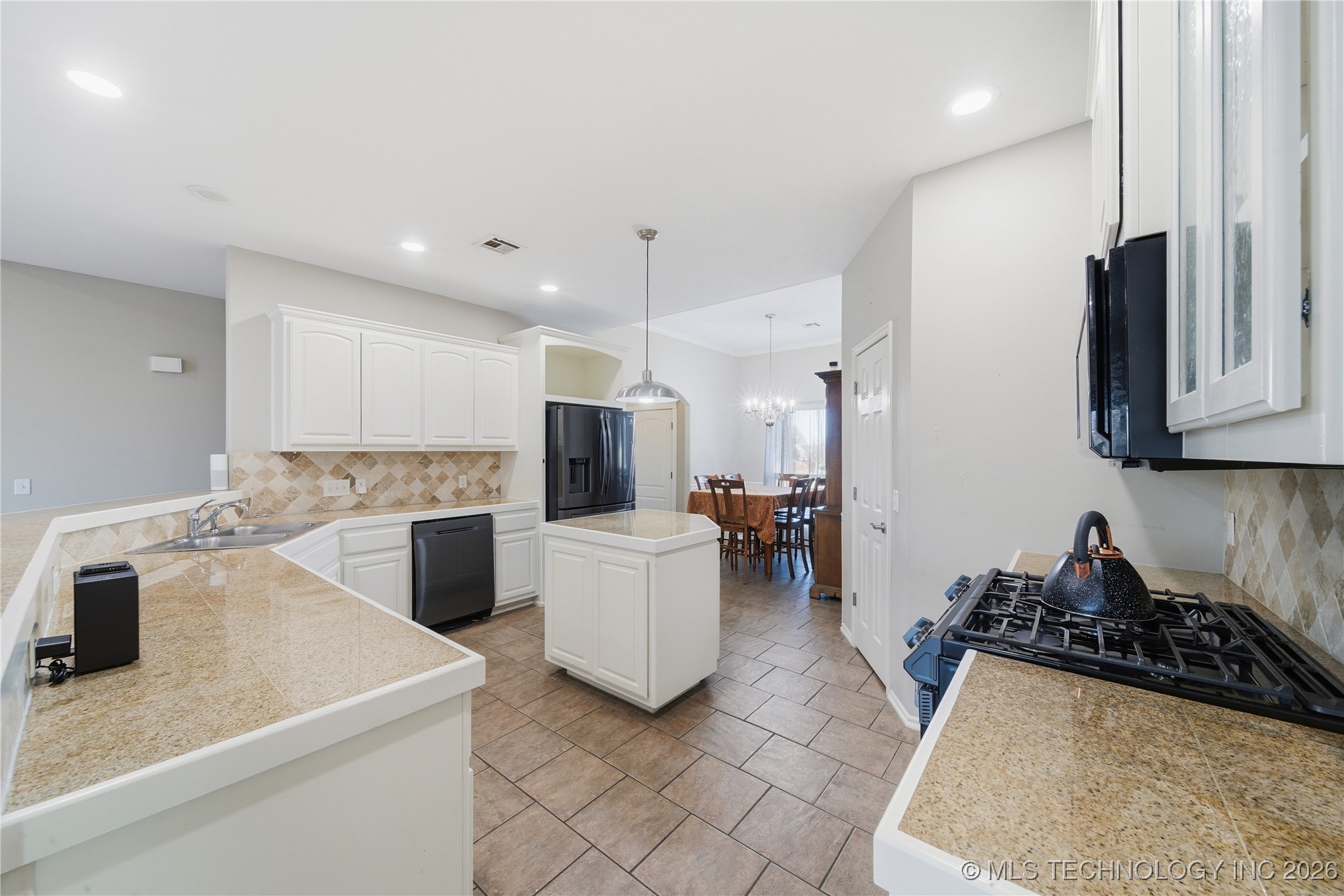 14220 S Vandalia Avenue Property Photo 14