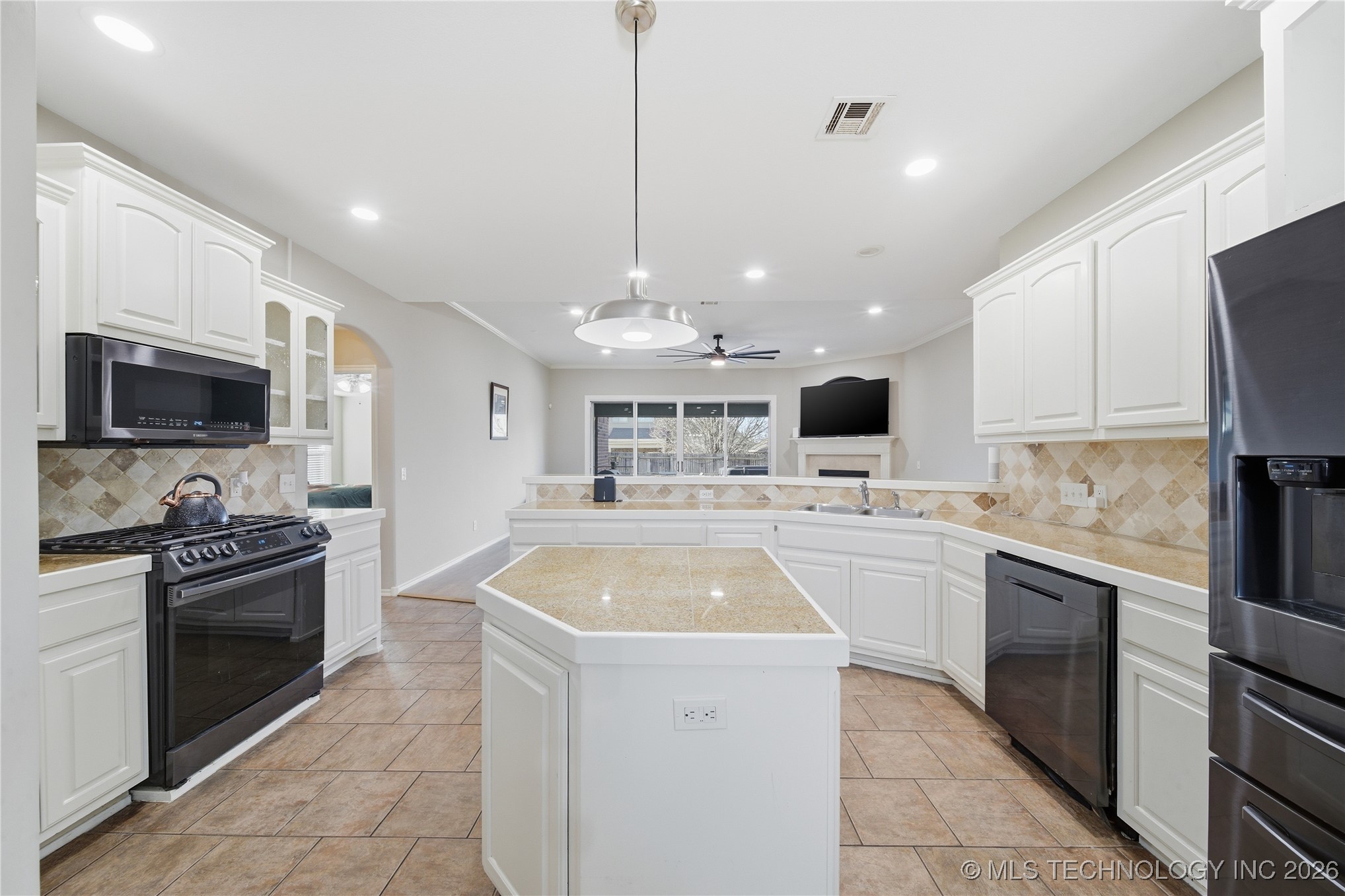 14220 S Vandalia Avenue Property Photo 17