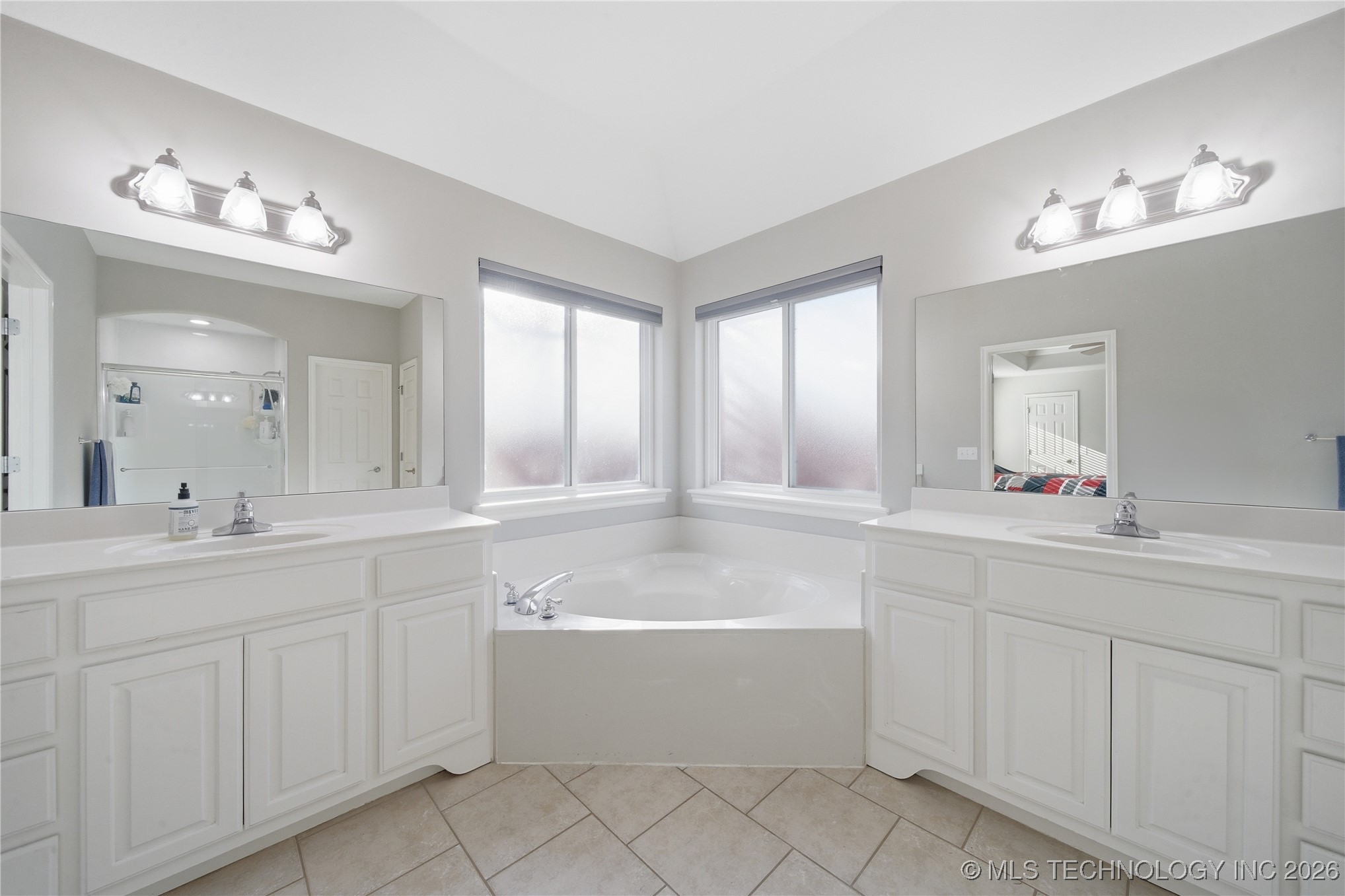 14220 S Vandalia Avenue Property Photo 24