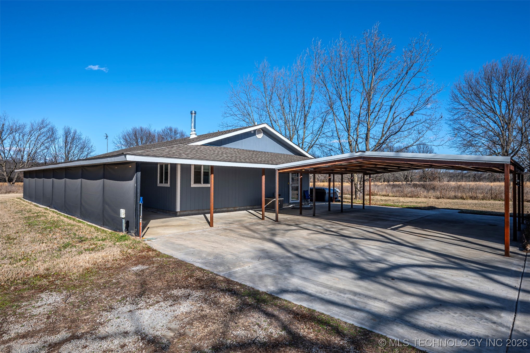 424398 Texanna Road Property Photo 1