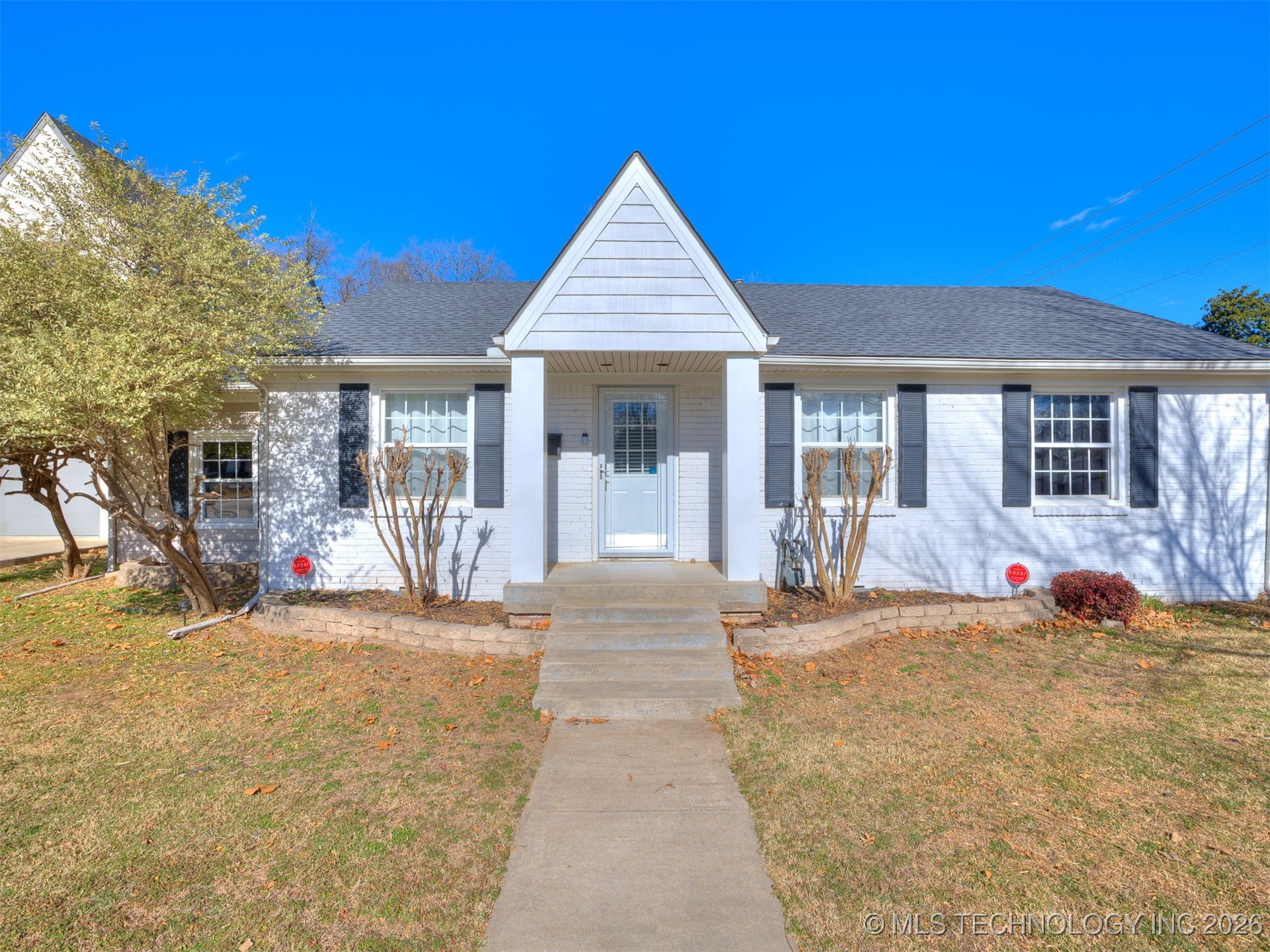 1343 E 37th Place Property Photo 1