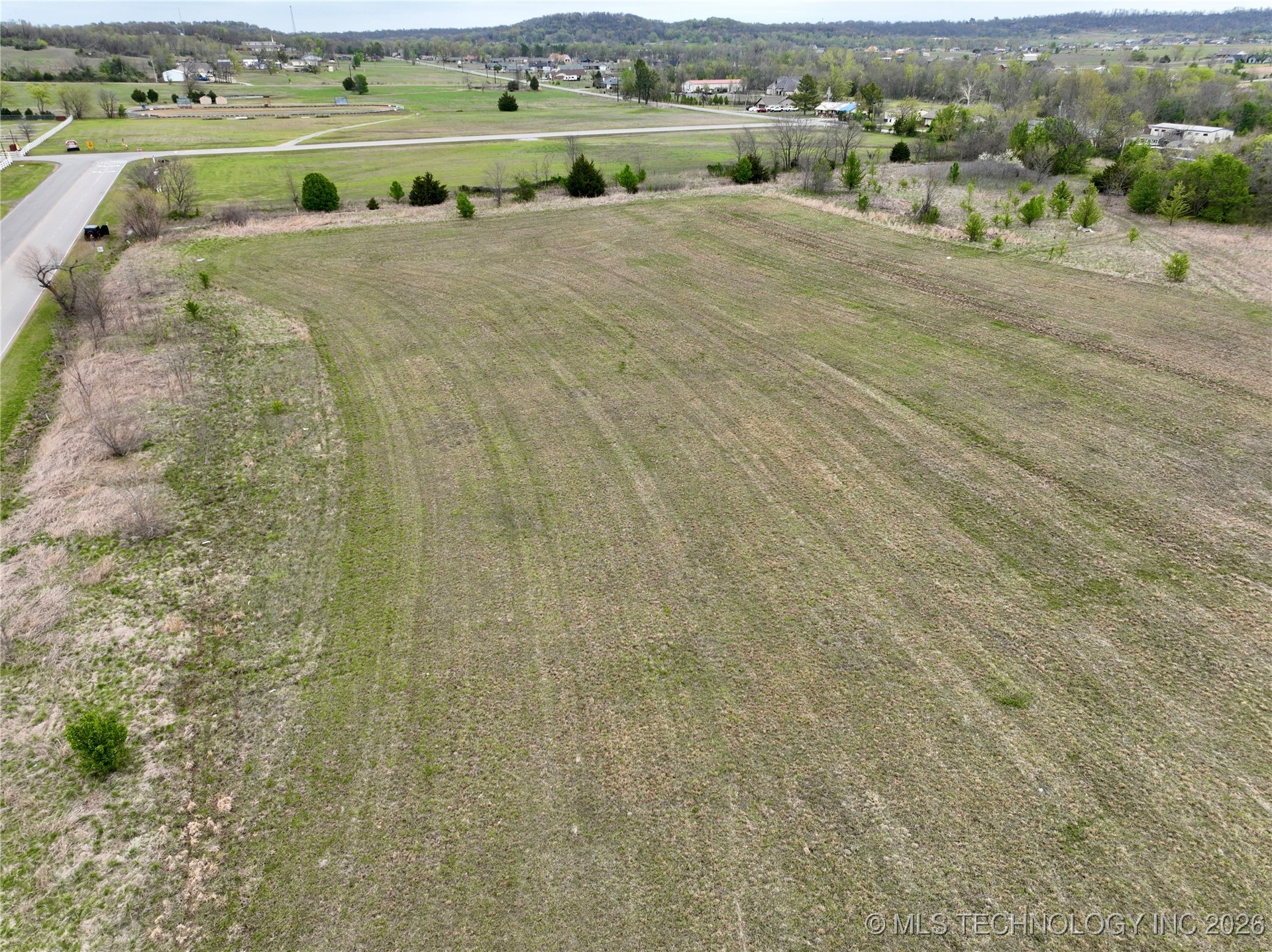 0708 S 4200 Road Property Photo 9