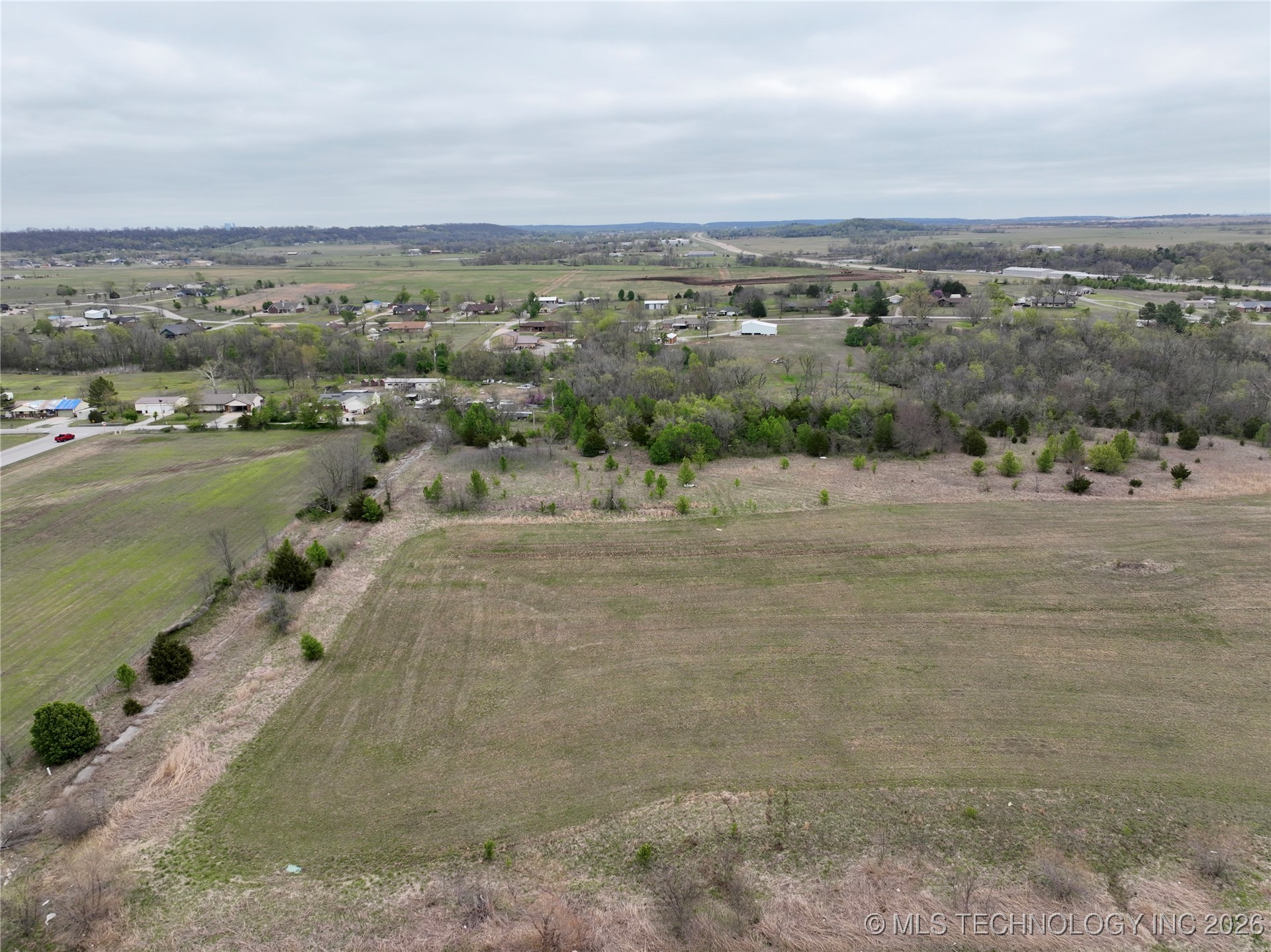 0708 S 4200 Road Property Photo 17