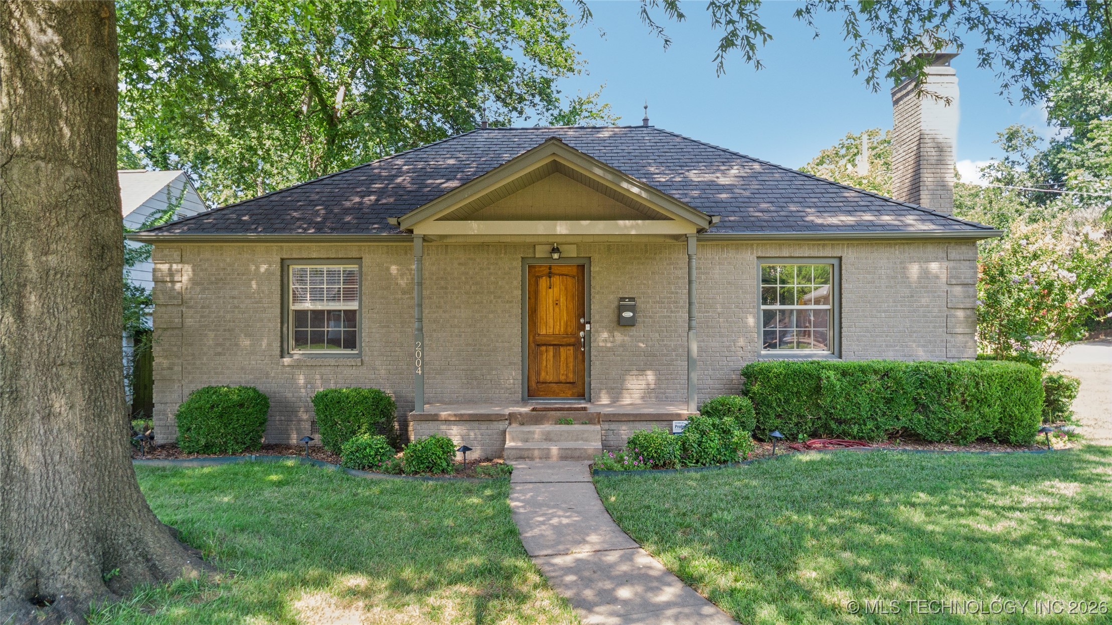 2004 S Delaware Place Property Photo 1