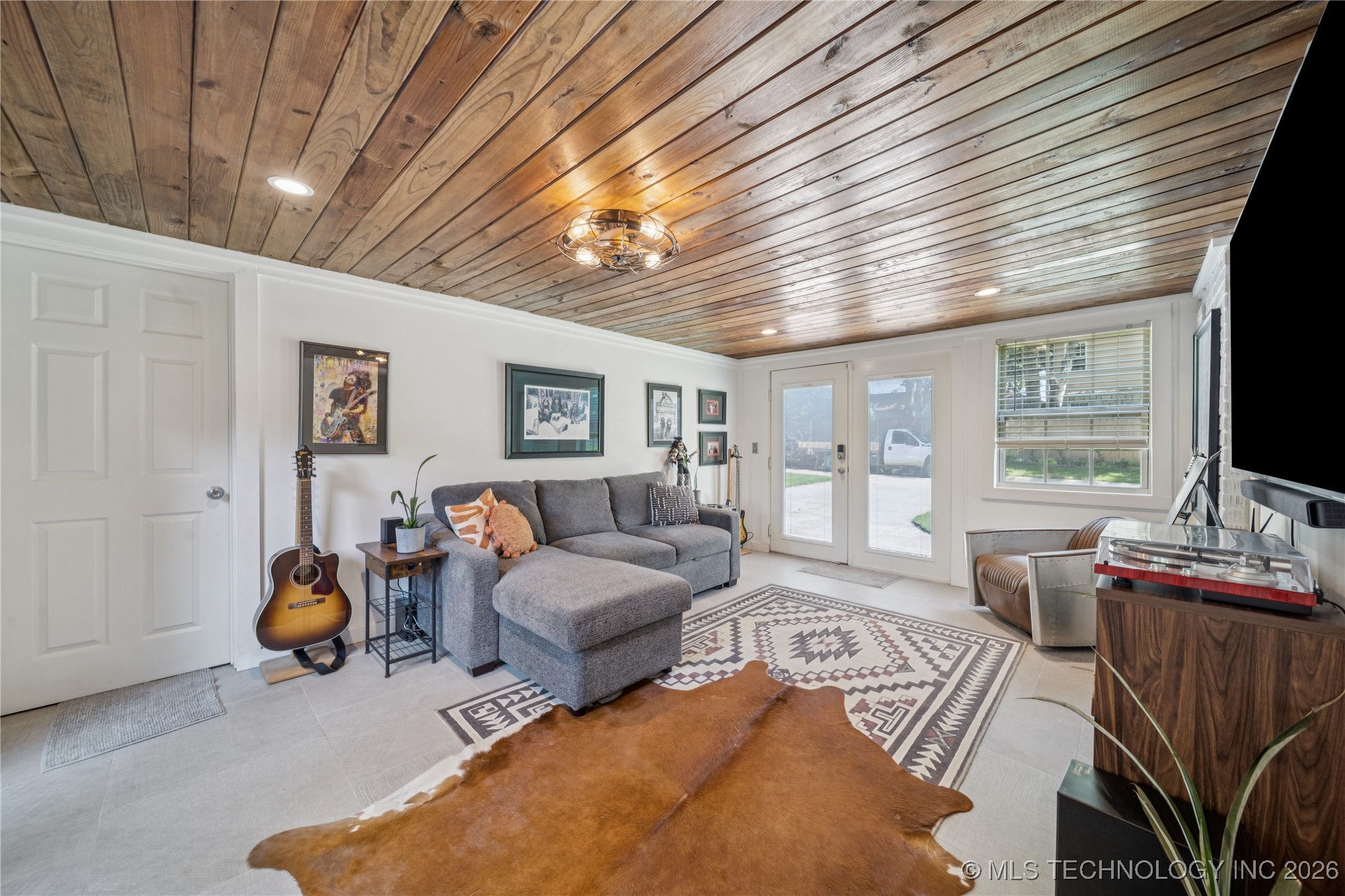 2004 S Delaware Place Property Photo 16