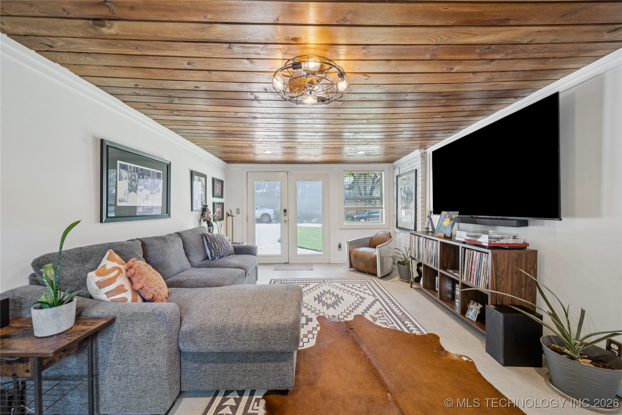 2004 S Delaware Place Property Photo 17