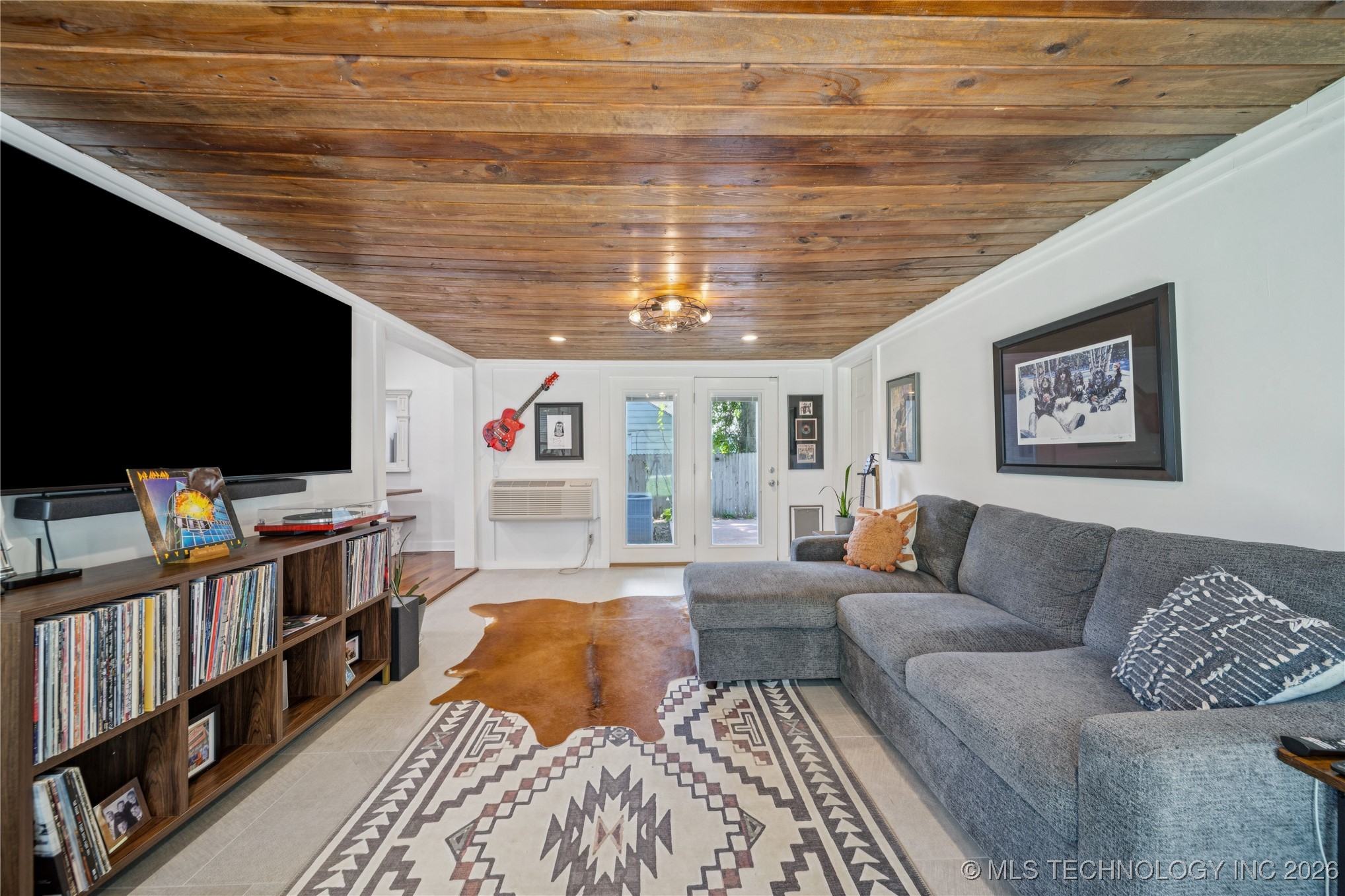 2004 S Delaware Place Property Photo 18