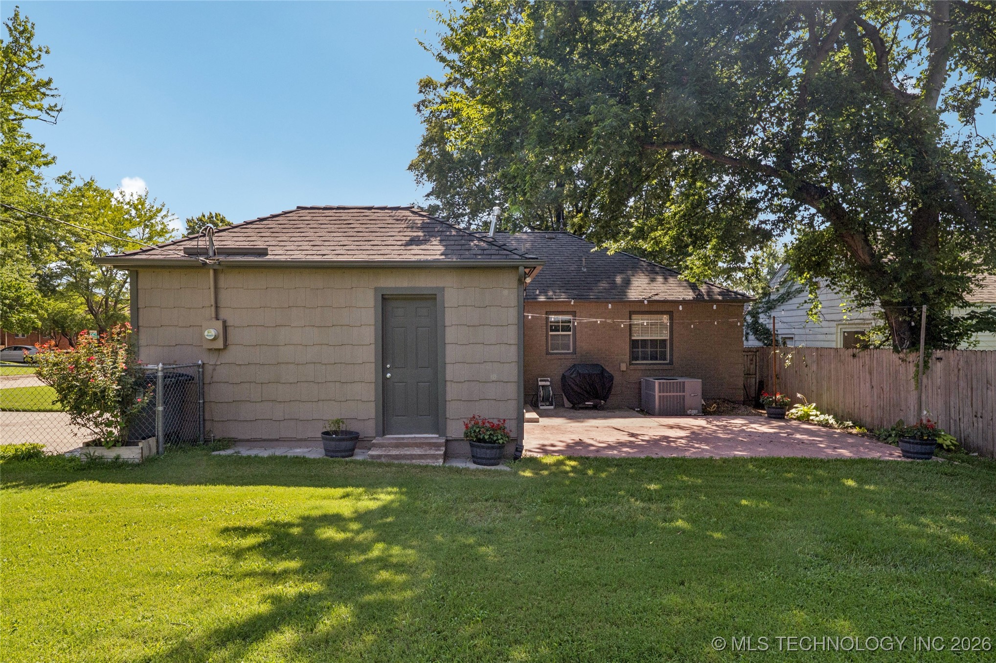 2004 S Delaware Place Property Photo 24