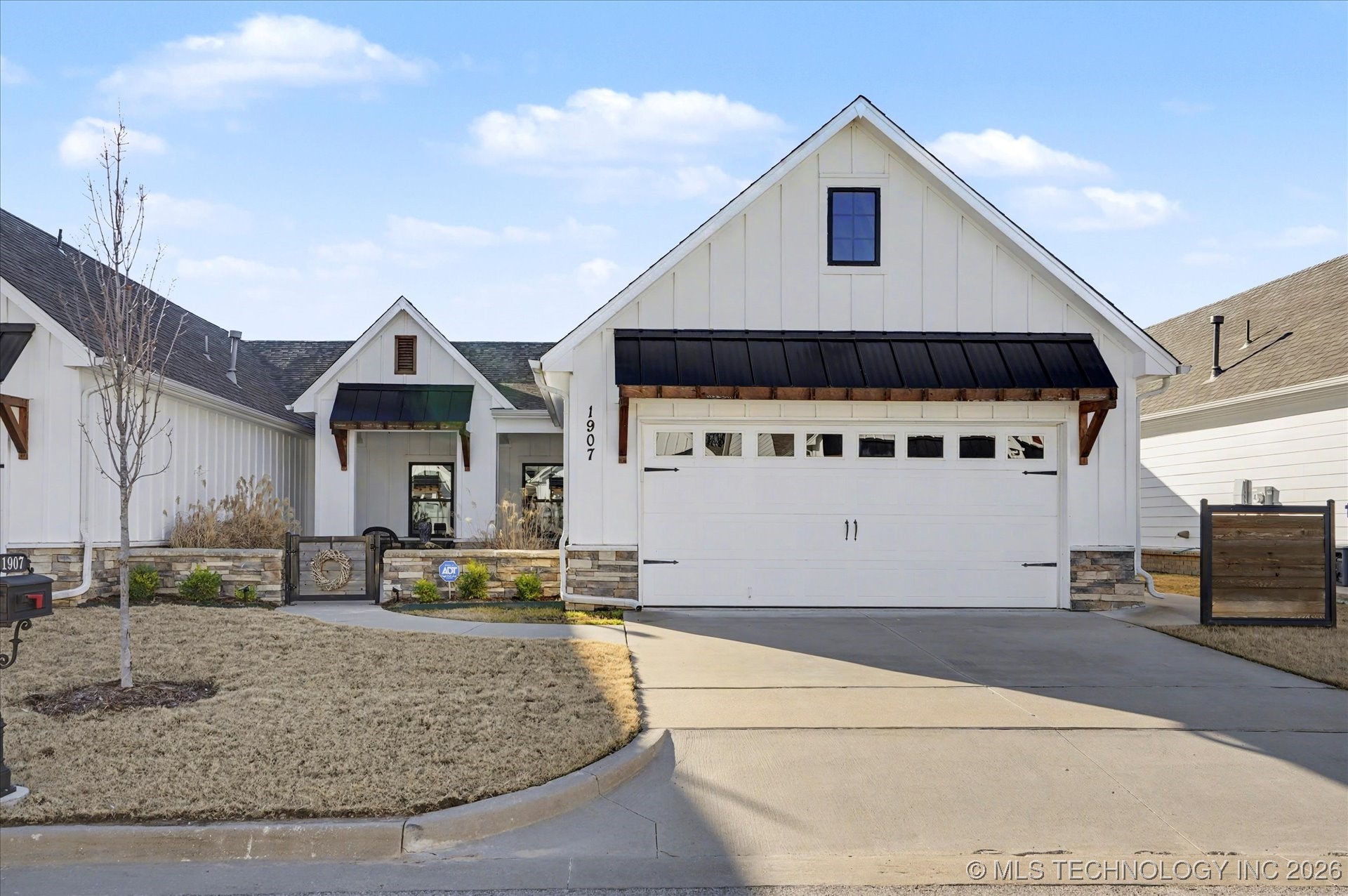 1907 W Imperial Street Property Photo 3