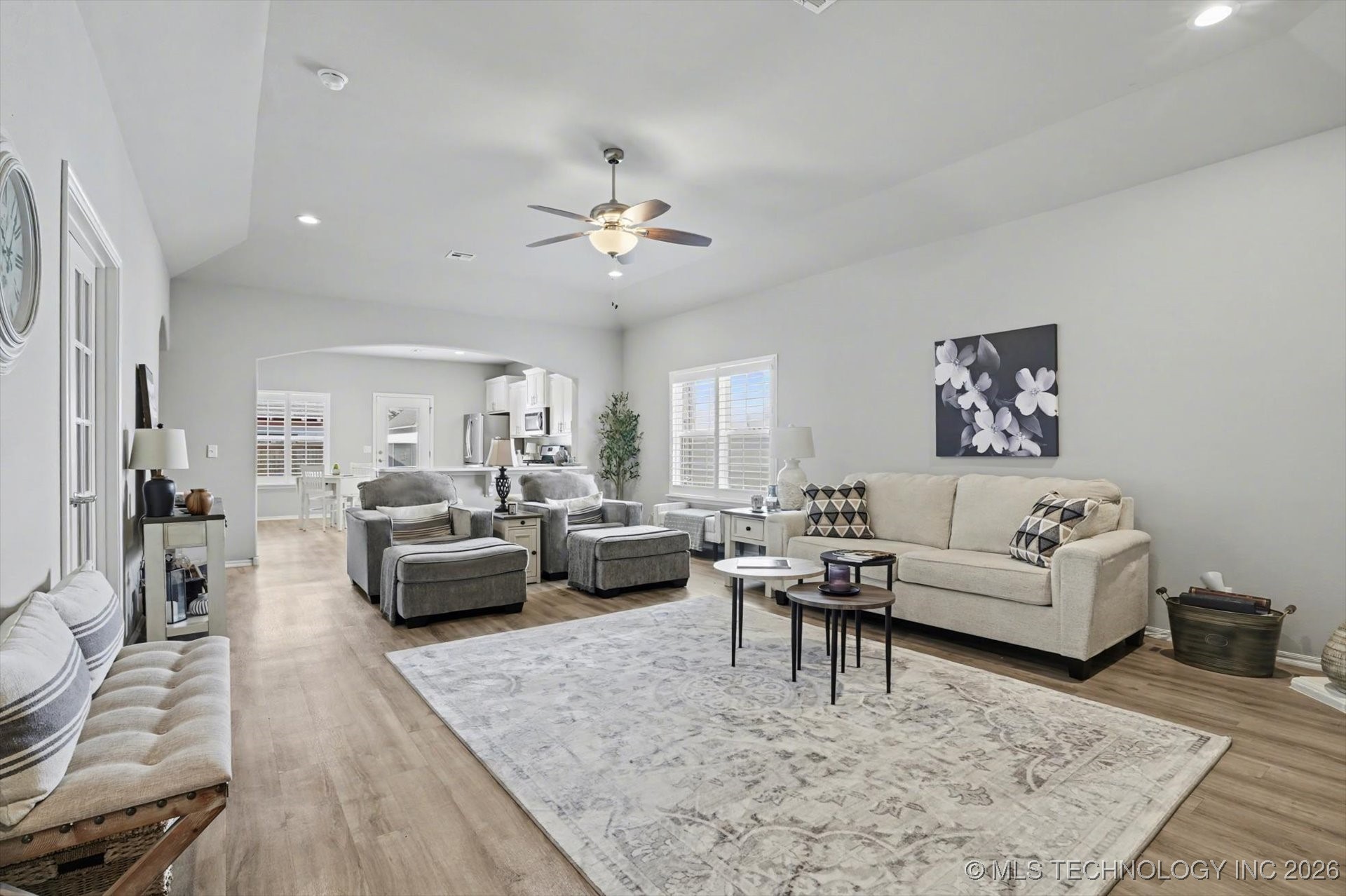 1907 W Imperial Street Property Photo 11