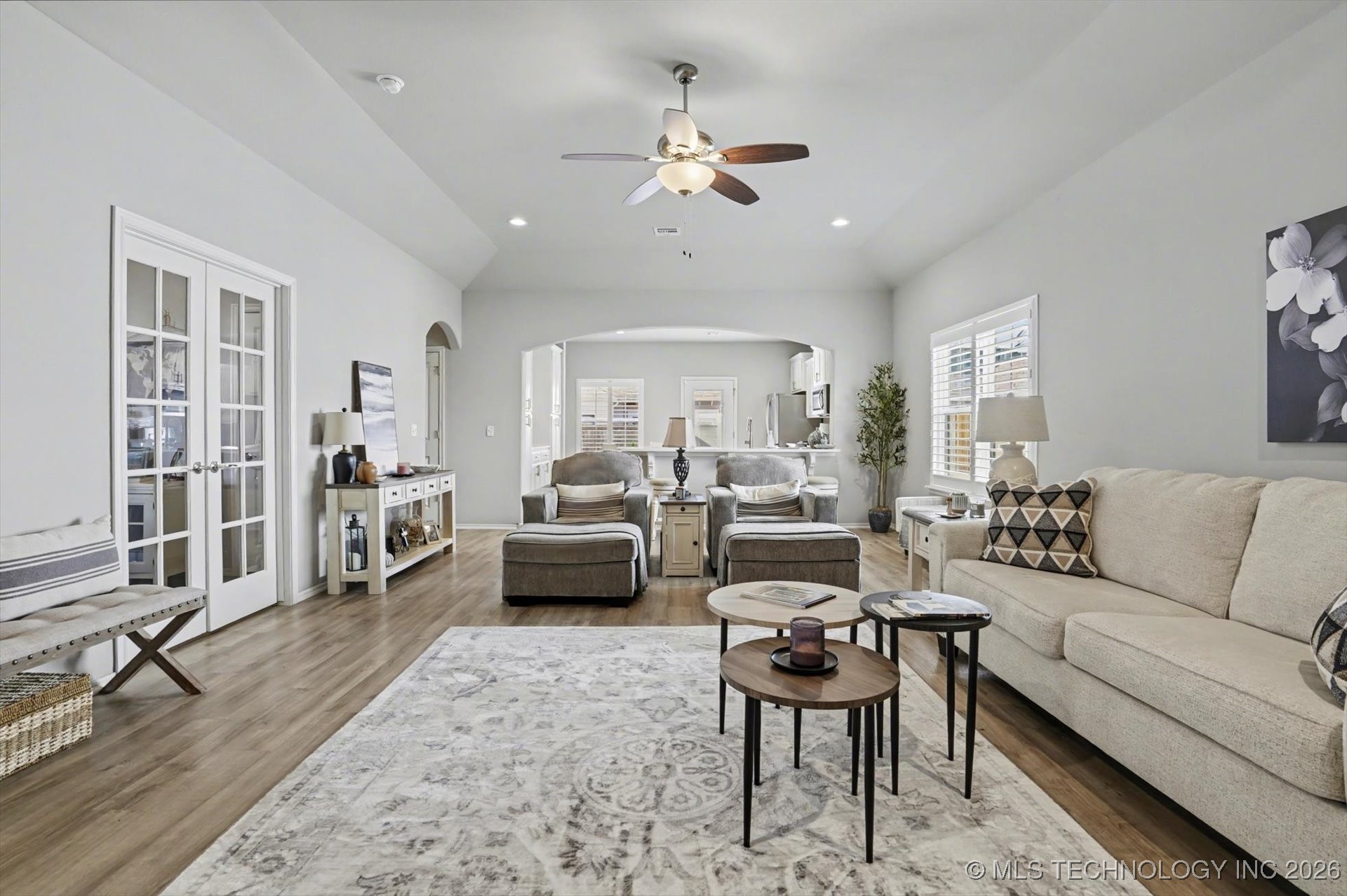 1907 W Imperial Street Property Photo 12