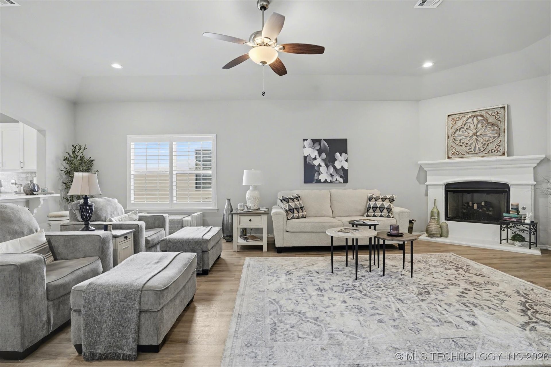 1907 W Imperial Street Property Photo 13