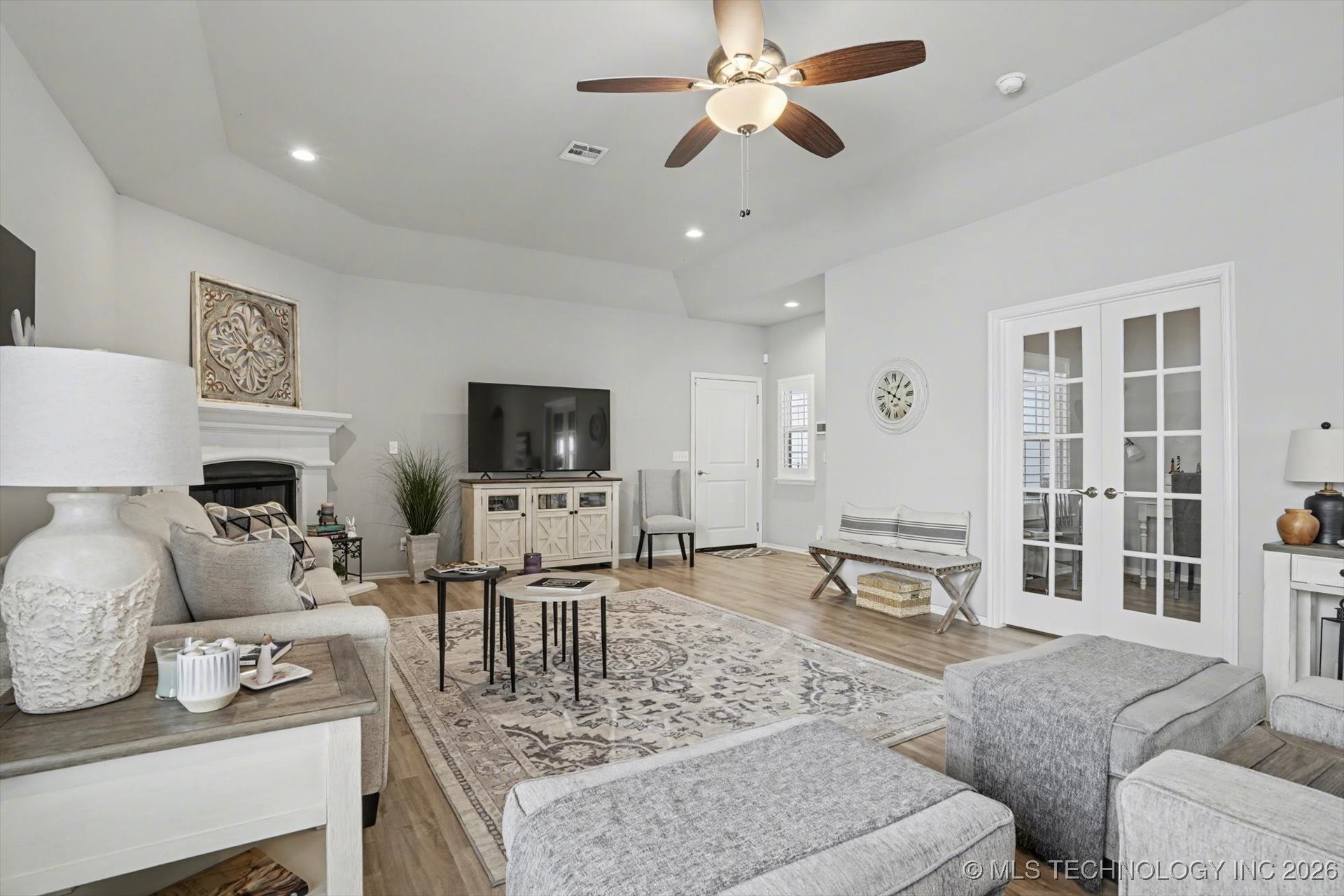 1907 W Imperial Street Property Photo 15