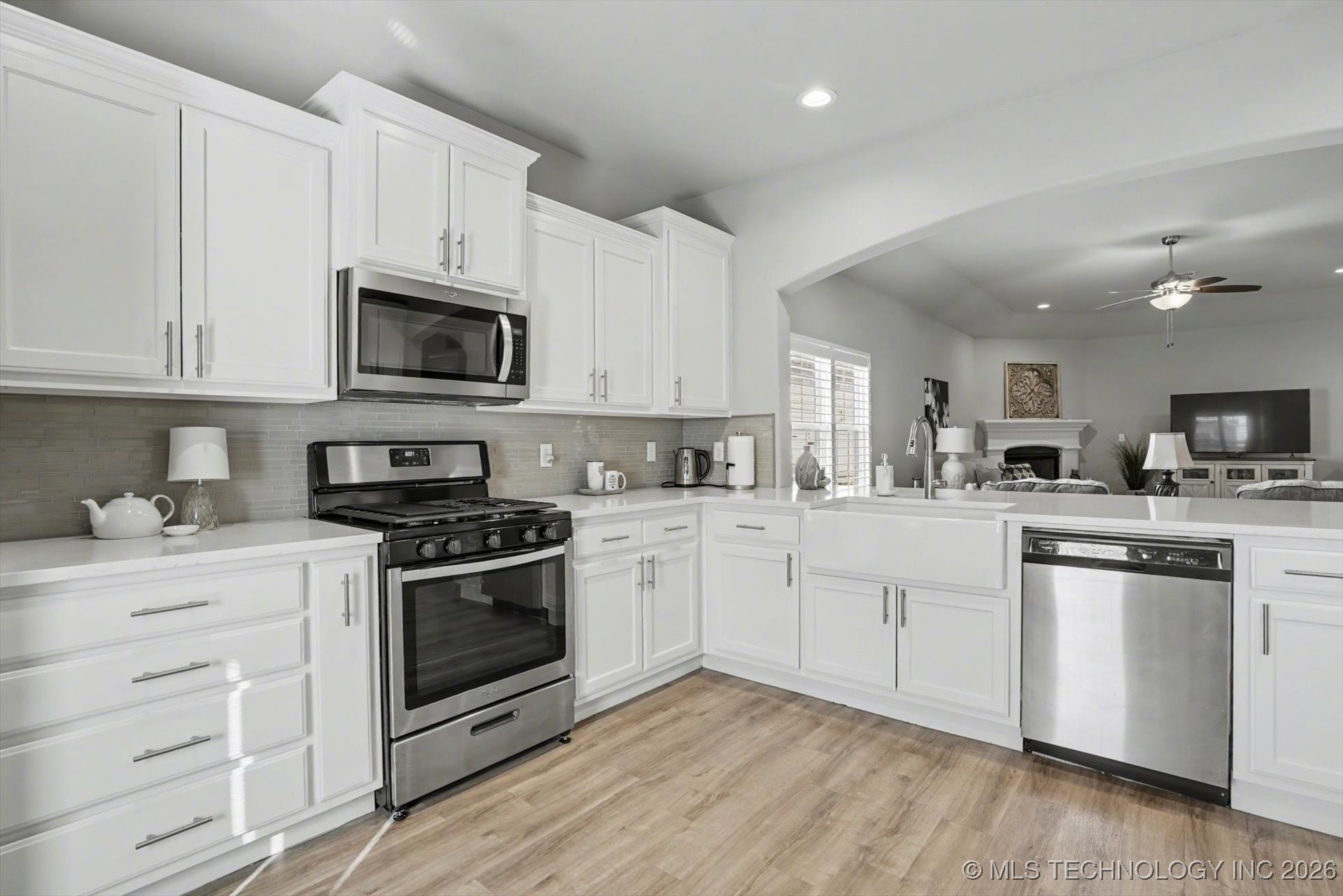 1907 W Imperial Street Property Photo 20