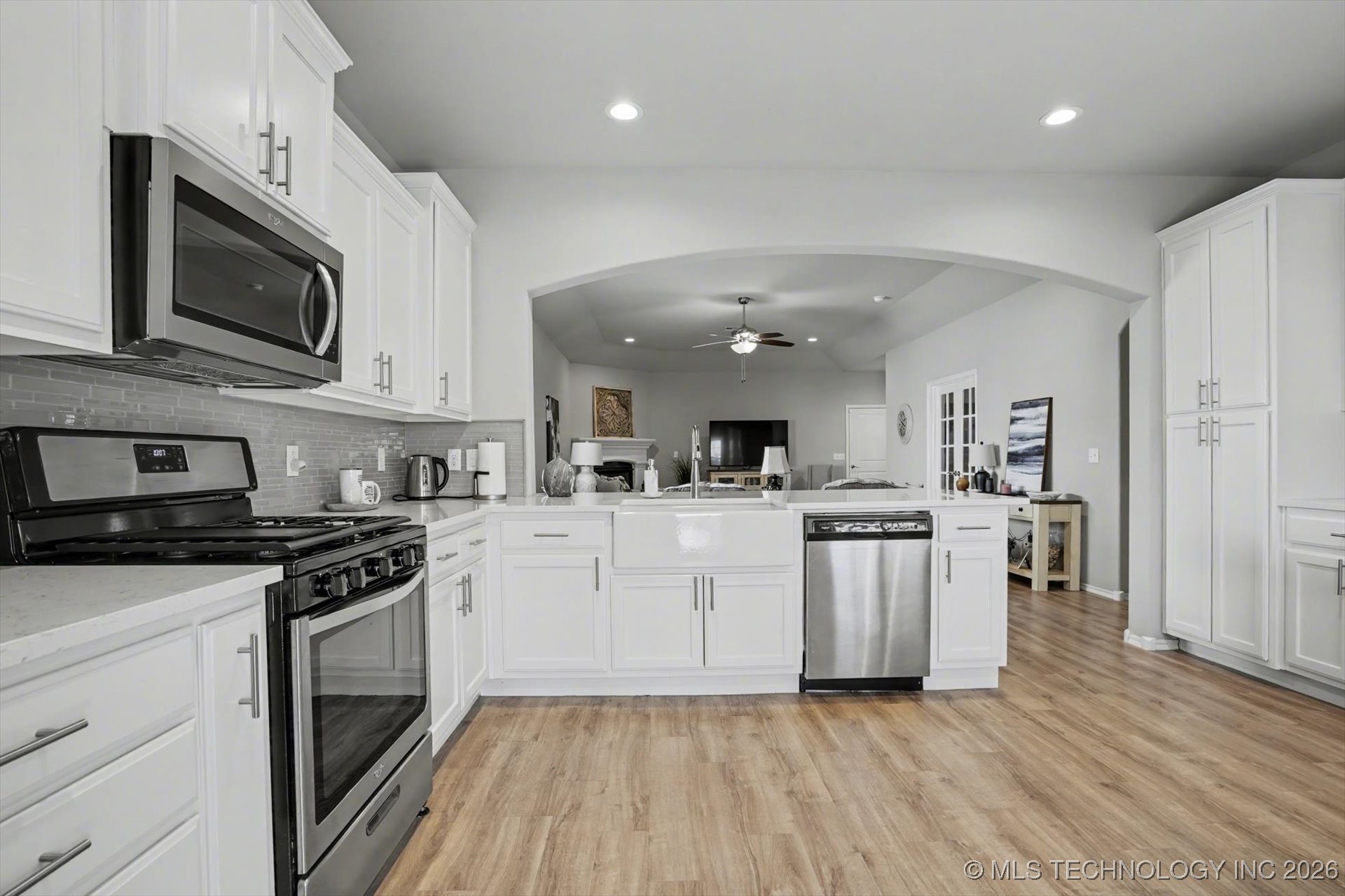 1907 W Imperial Street Property Photo 21