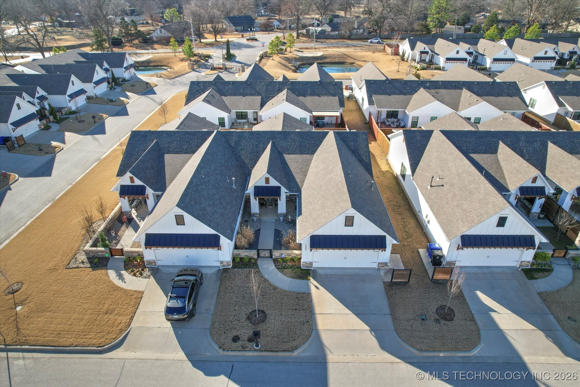 1907 W Imperial Street Property Photo 39