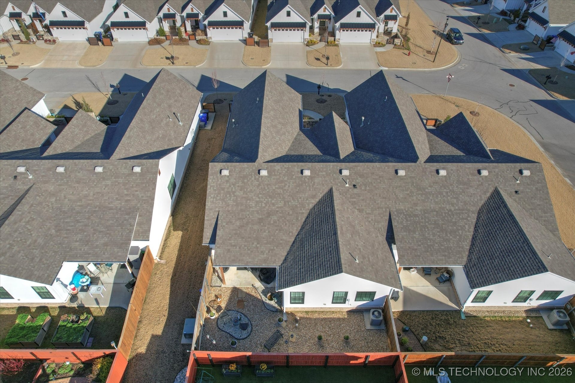 1907 W Imperial Street Property Photo 40