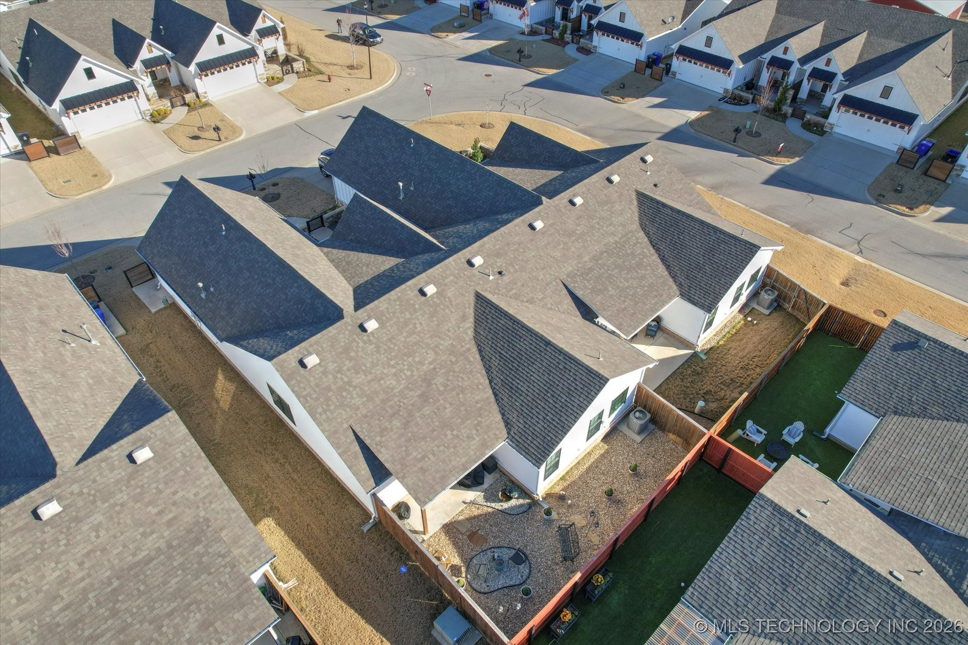 1907 W Imperial Street Property Photo 41