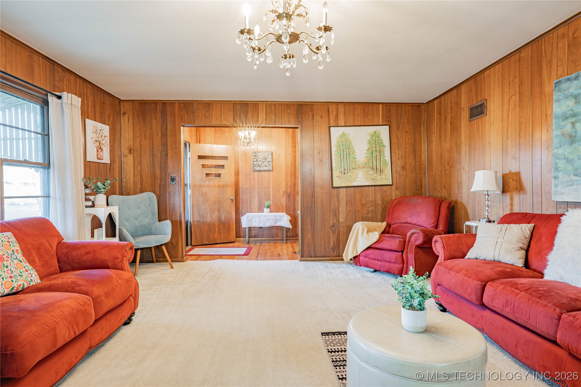 320 E 7th Street Property Photo 4