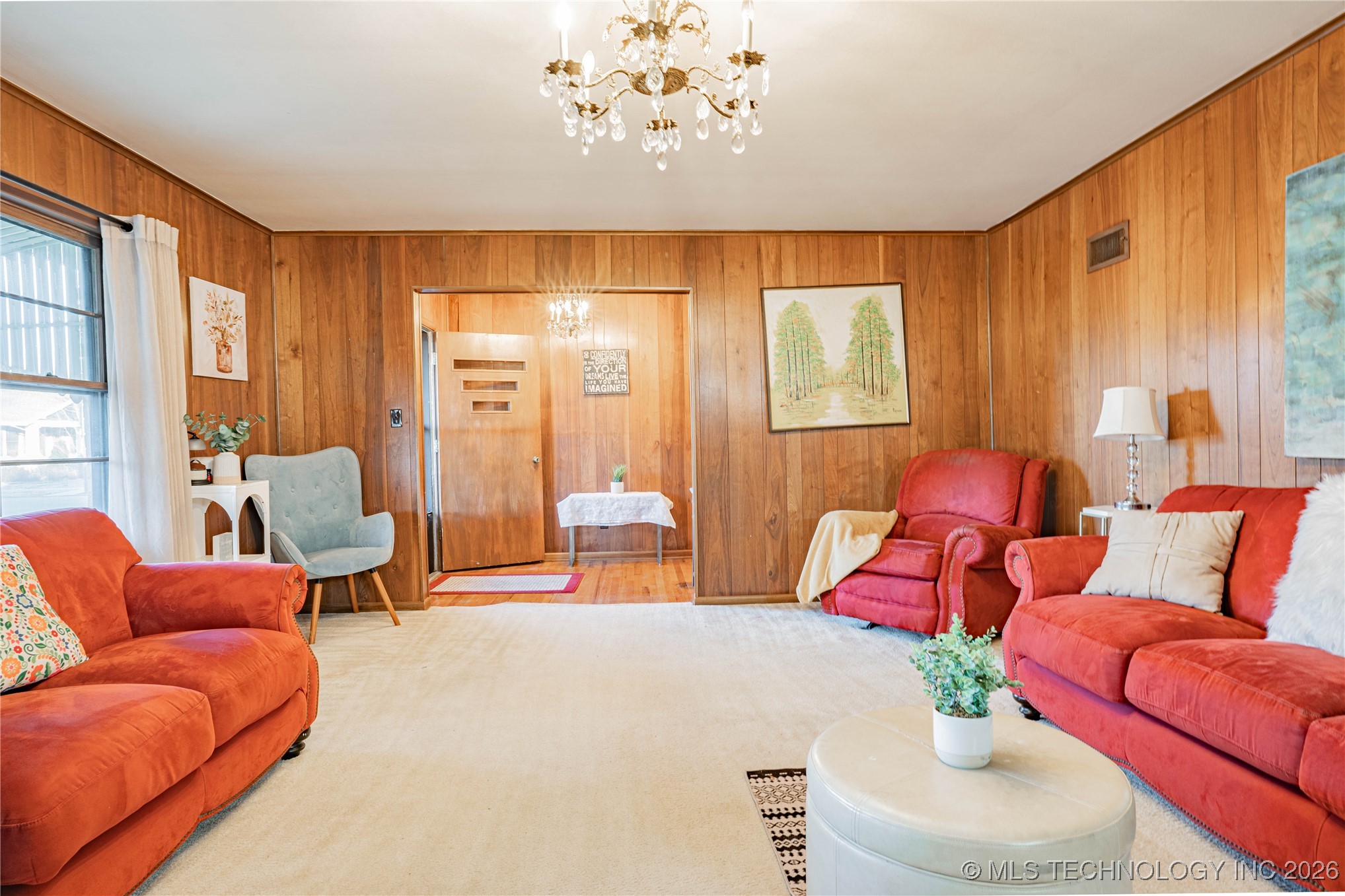 320 E 7th Street Property Photo 5