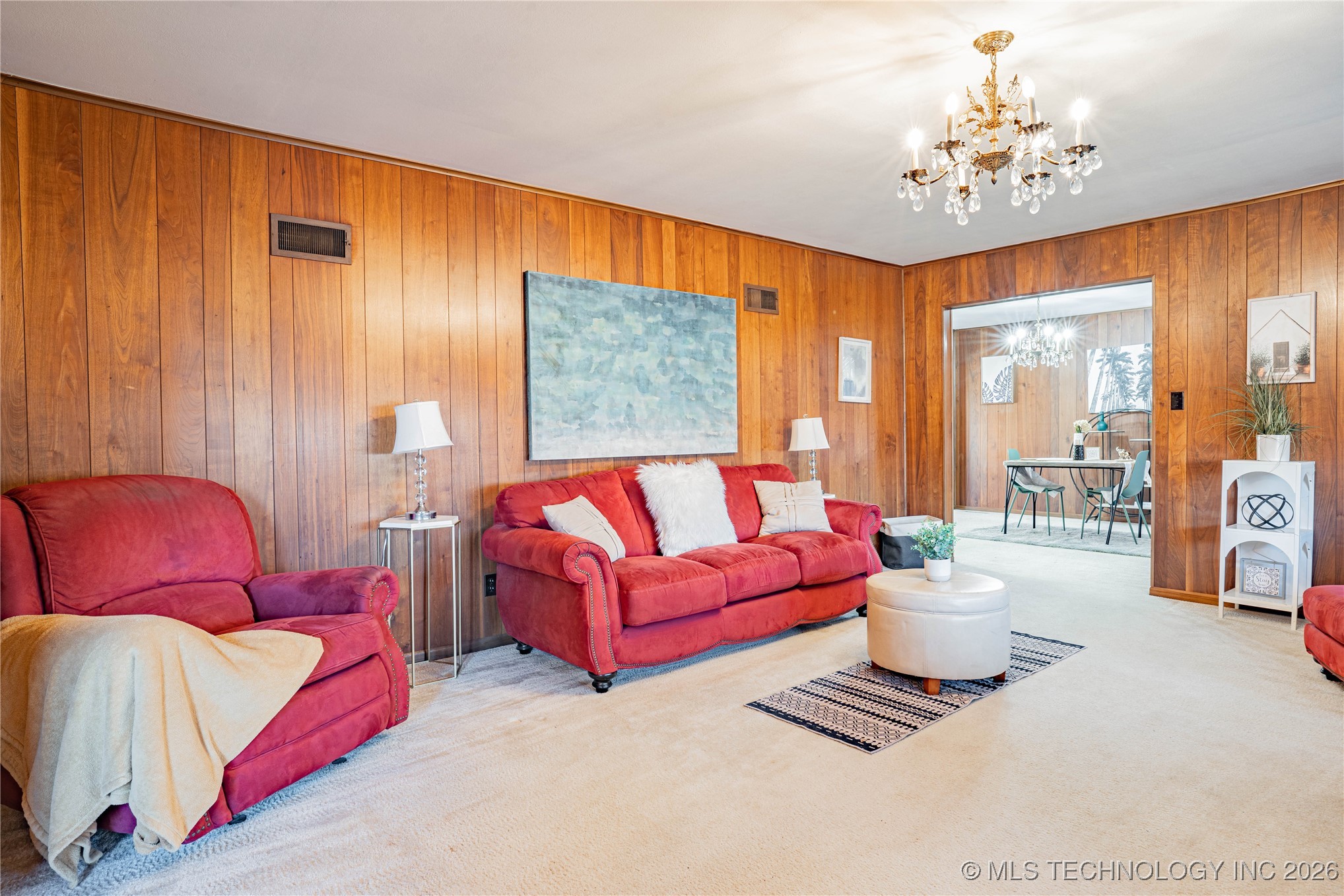 320 E 7th Street Property Photo 8