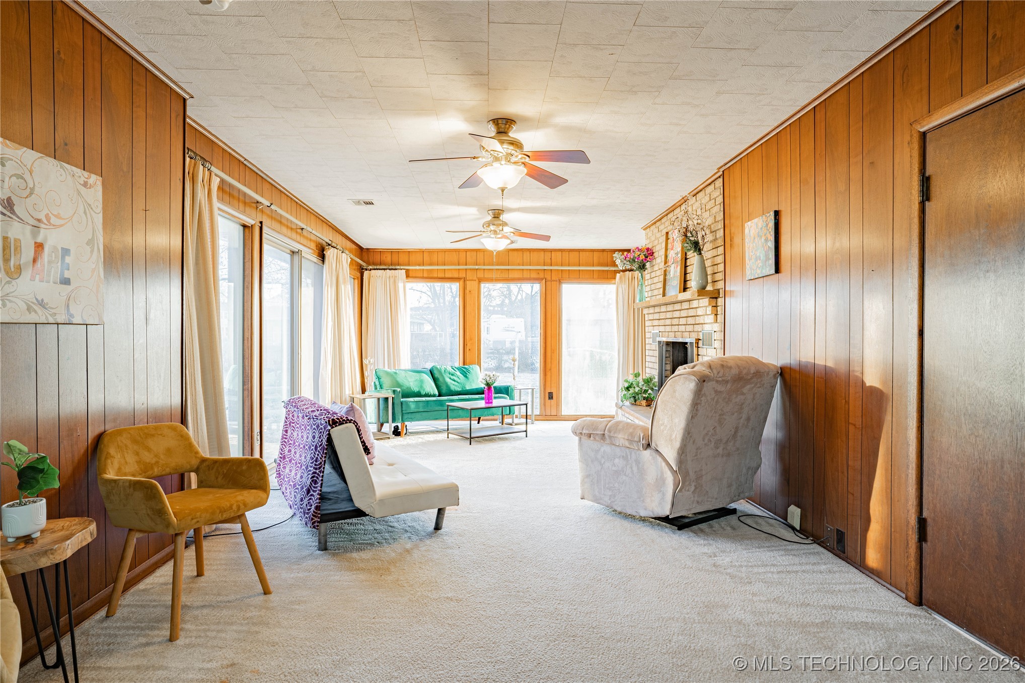 320 E 7th Street Property Photo 11