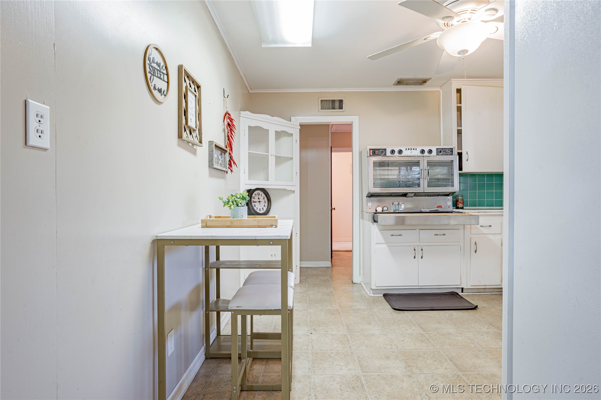 320 E 7th Street Property Photo 15