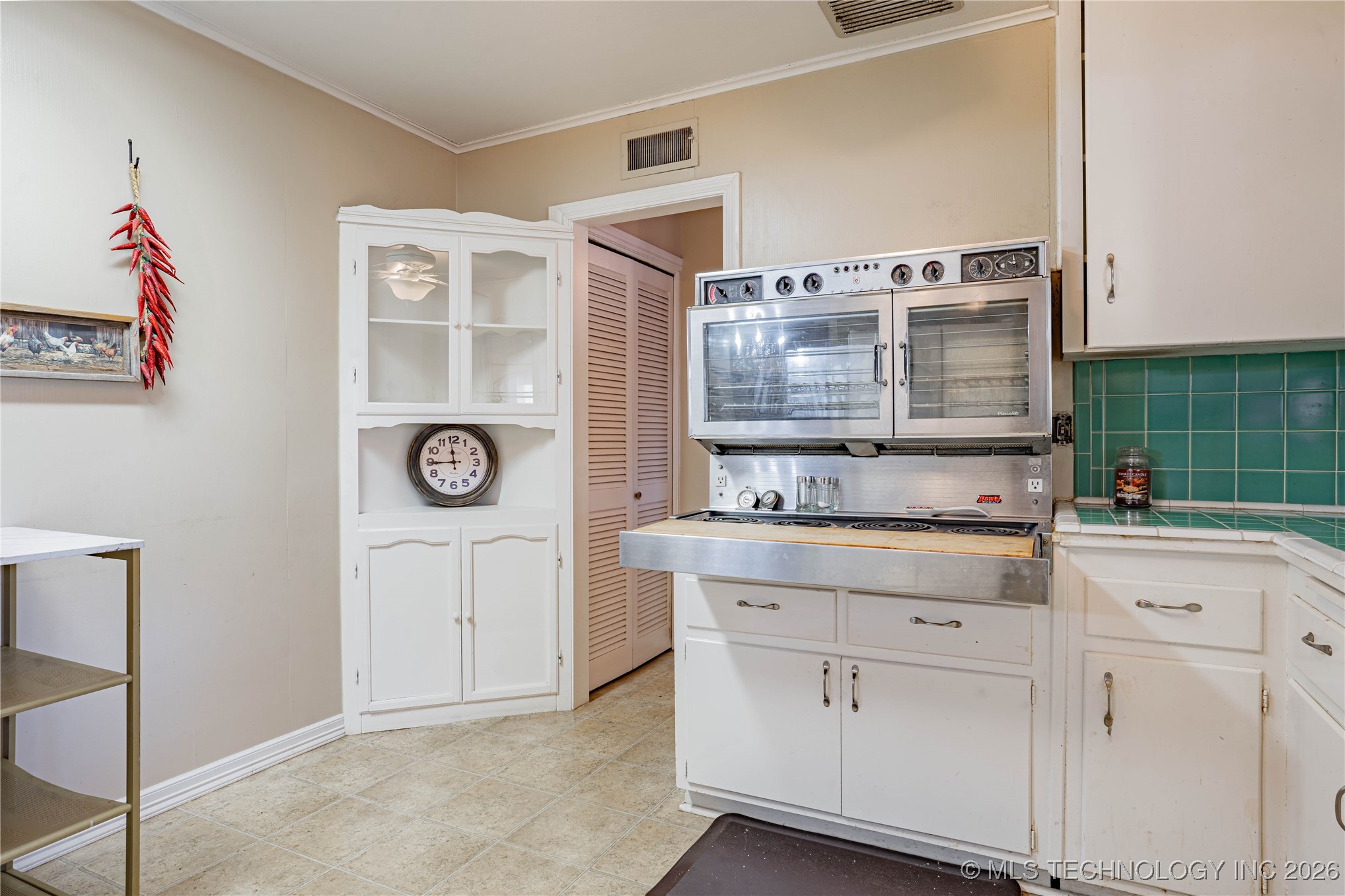 320 E 7th Street Property Photo 18