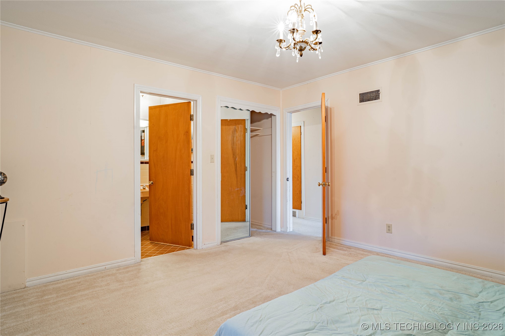 320 E 7th Street Property Photo 22