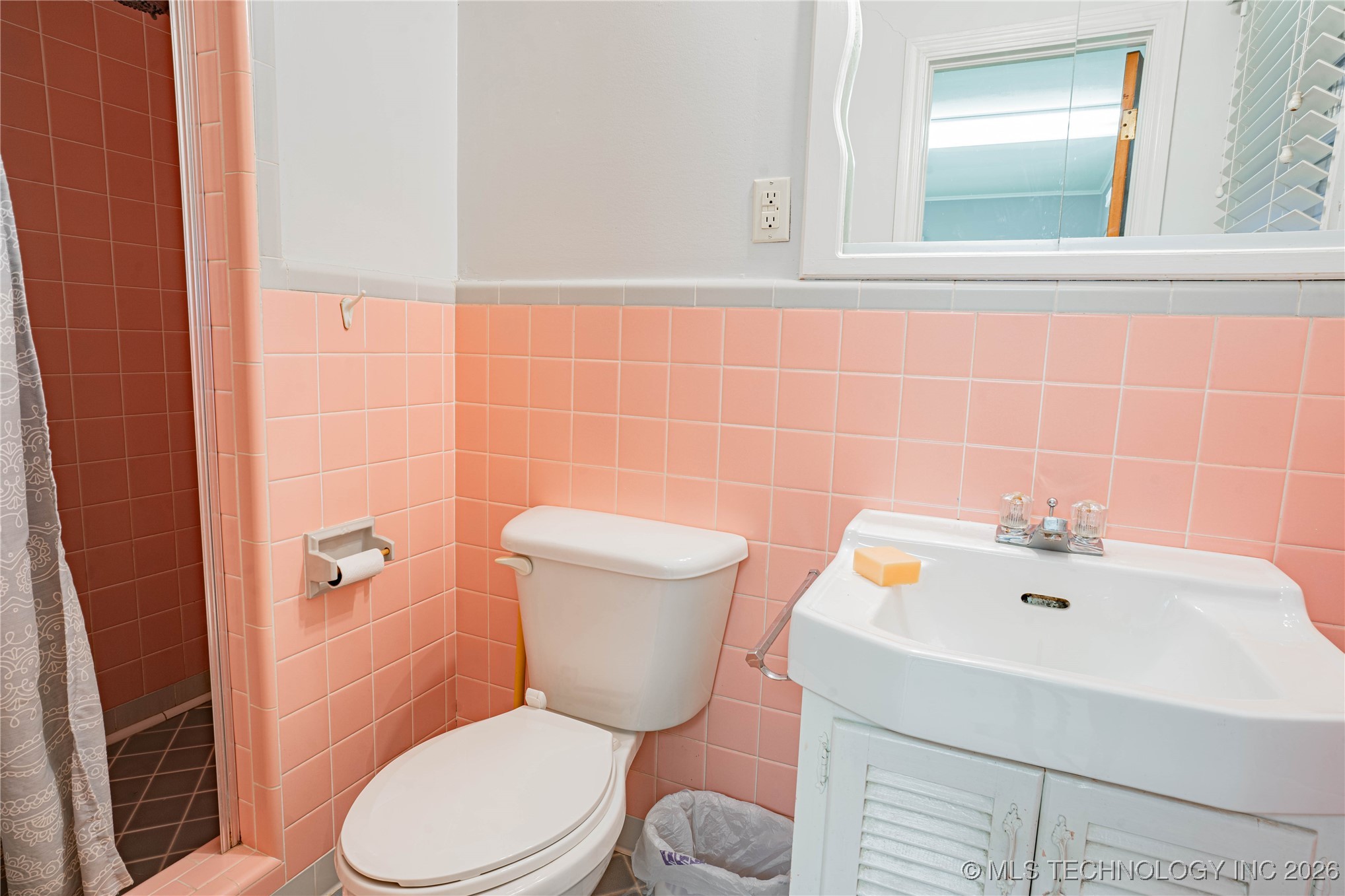 320 E 7th Street Property Photo 28