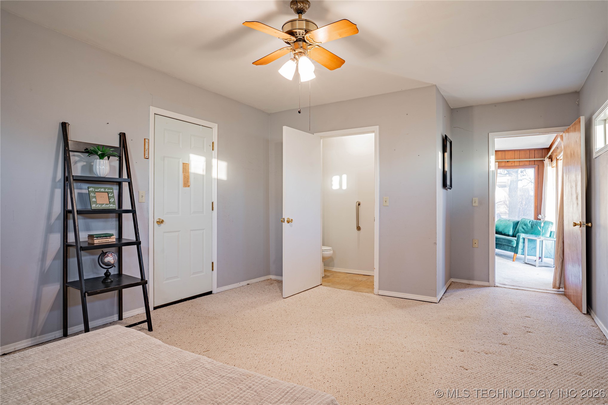 320 E 7th Street Property Photo 30