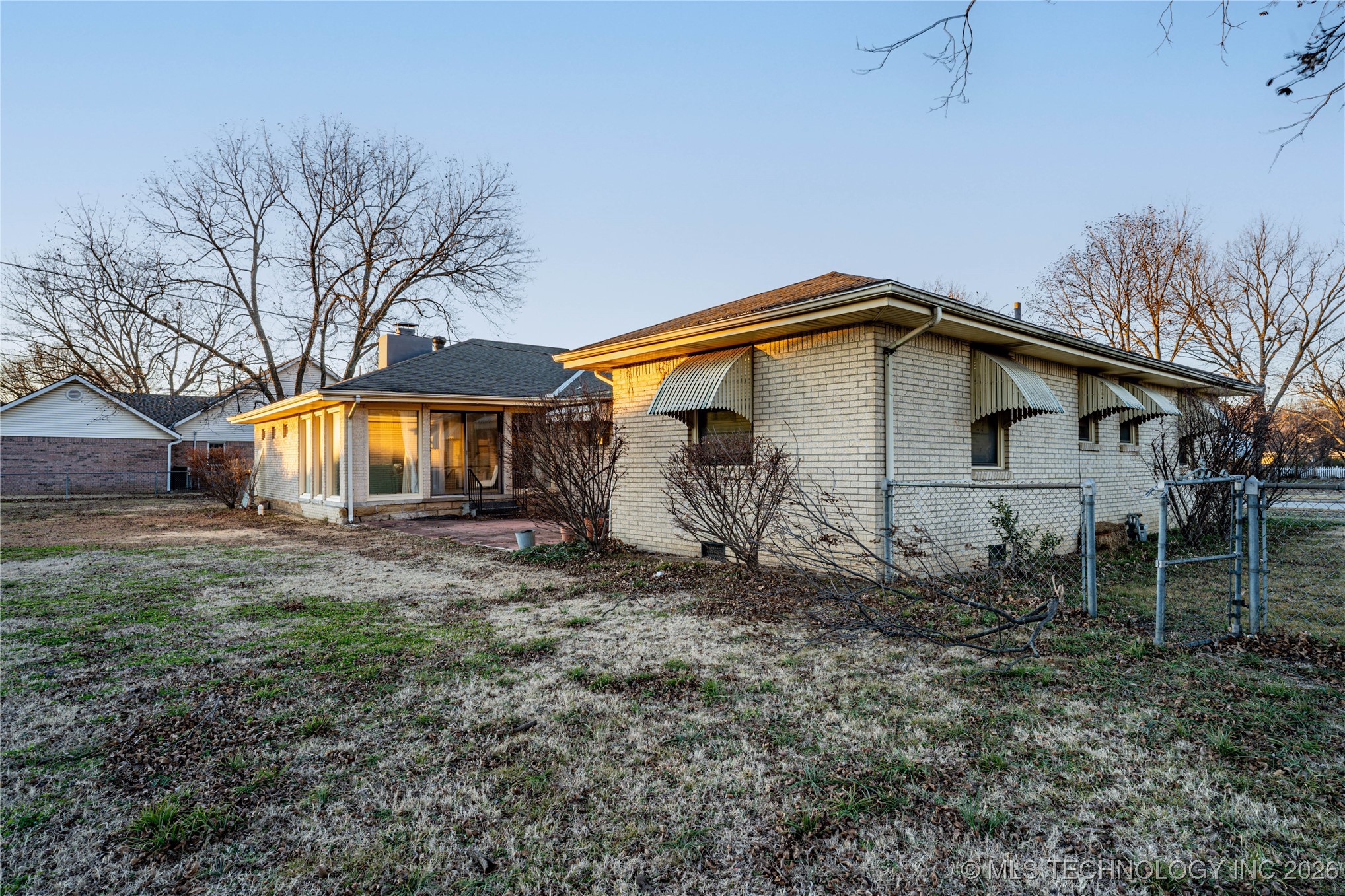 320 E 7th Street Property Photo 36