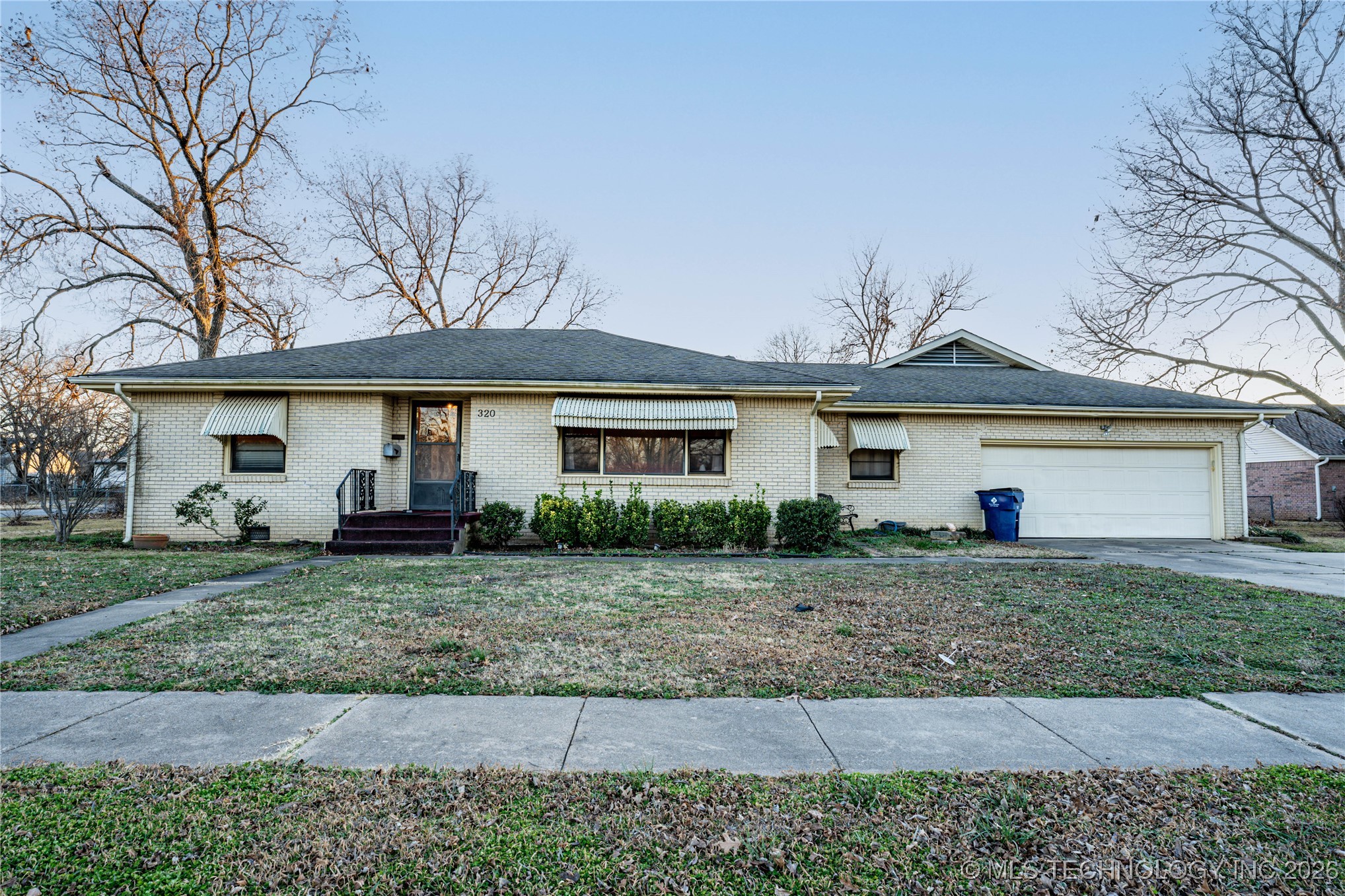 320 E 7th Street Property Photo 39