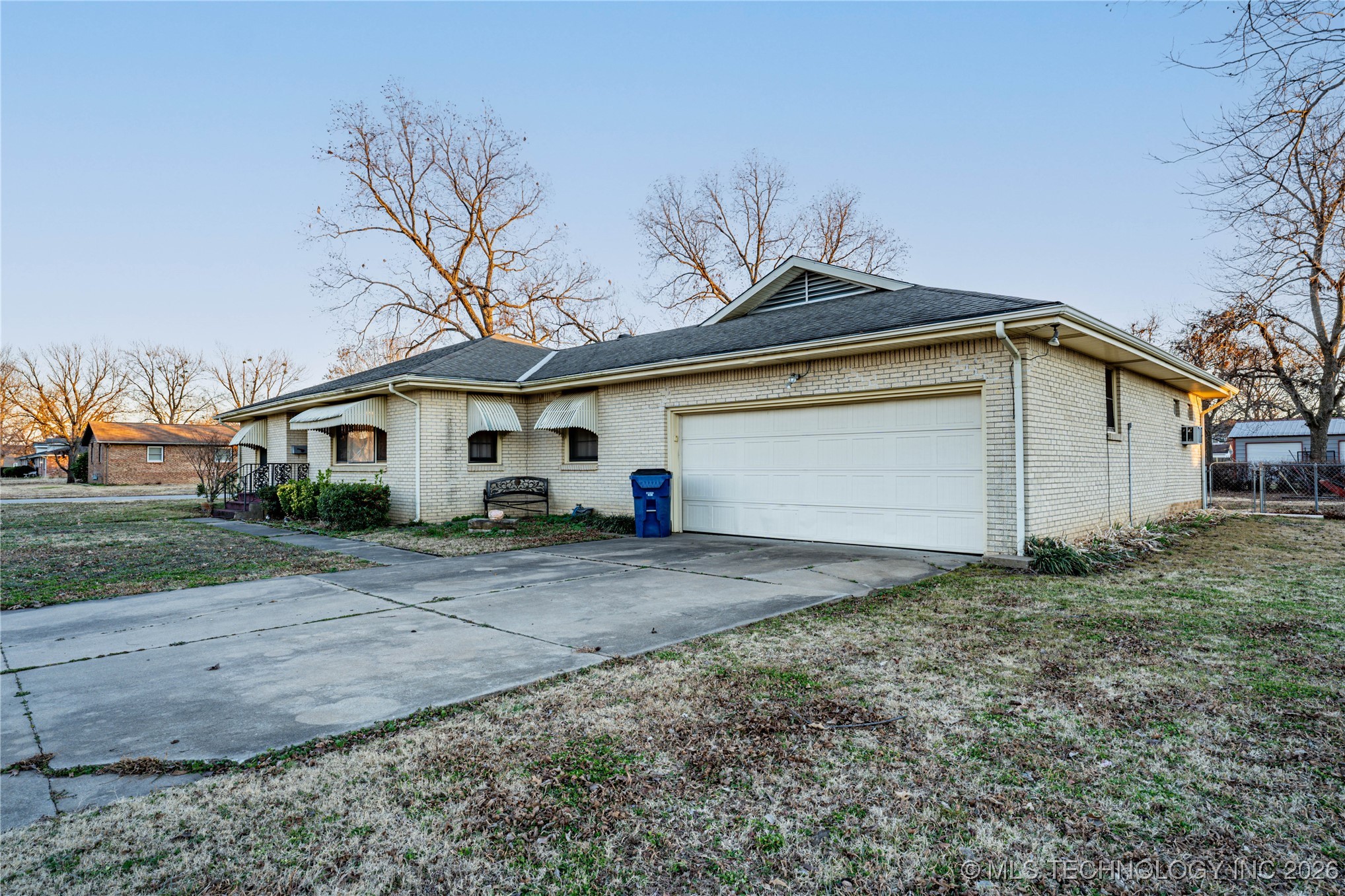 320 E 7th Street Property Photo 40